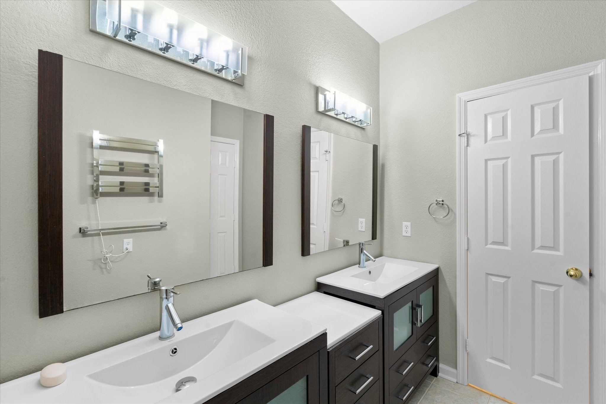 7807 Glenn Cliff Drive Property Photo 15