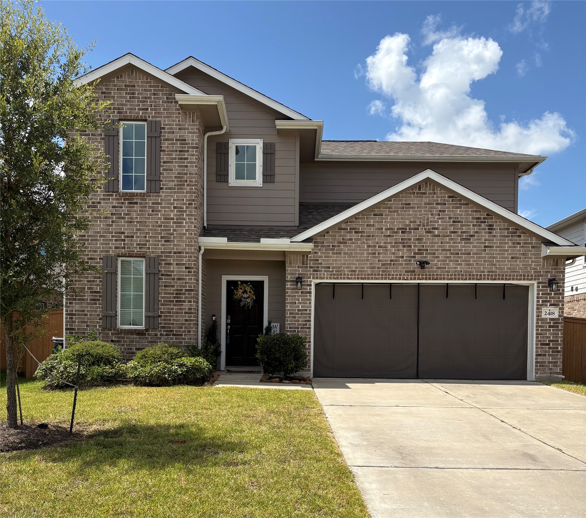2418 Palisade Crest Drive Property Photo 1
