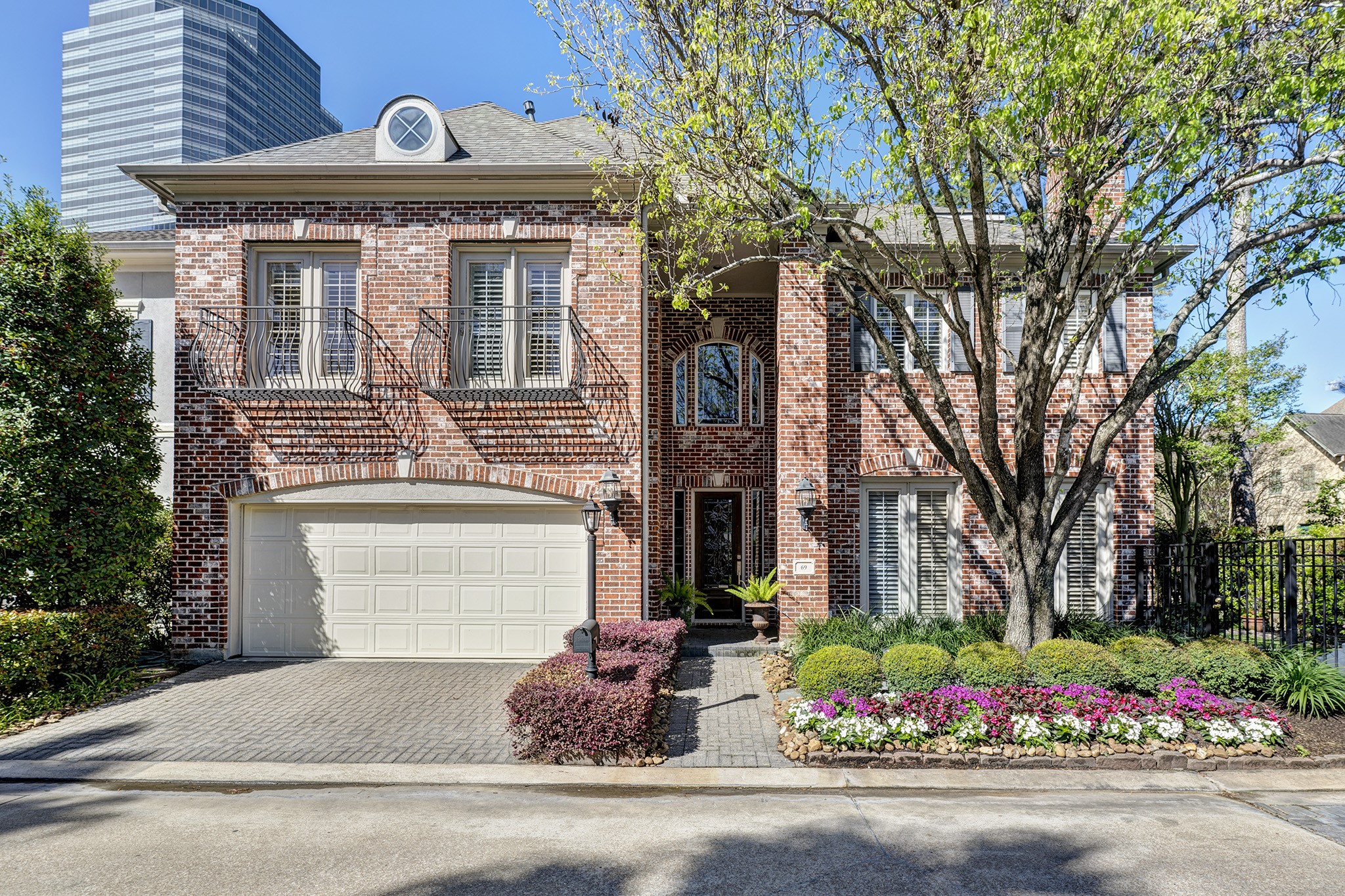 69 Wynden Oaks Drive