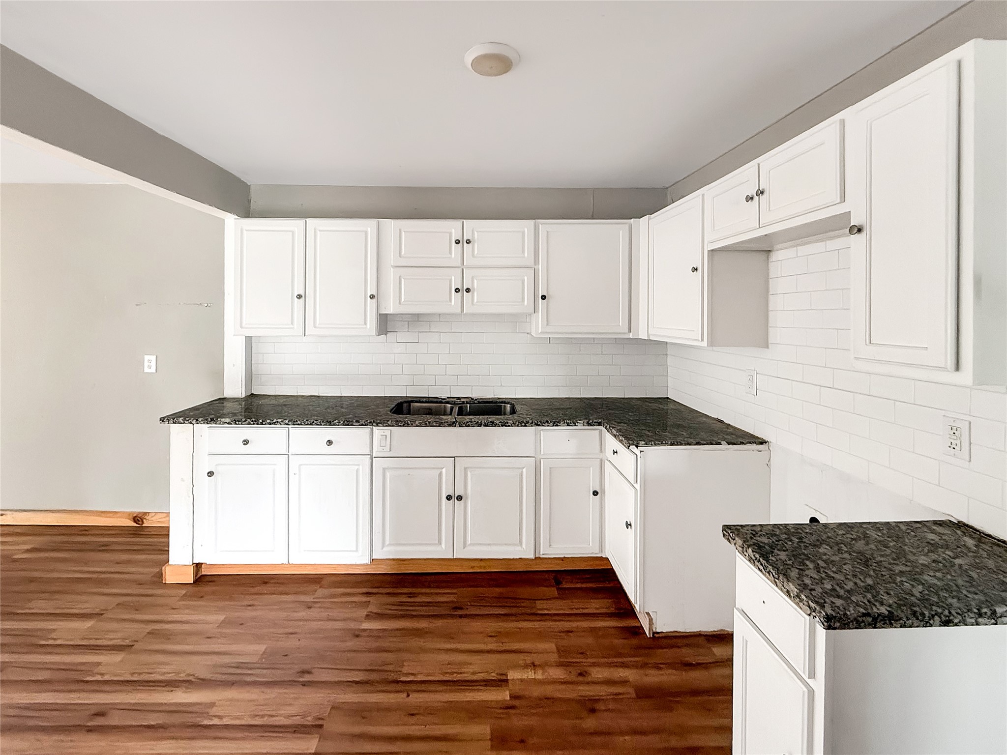 6931 Weaver Road Property Photo 7