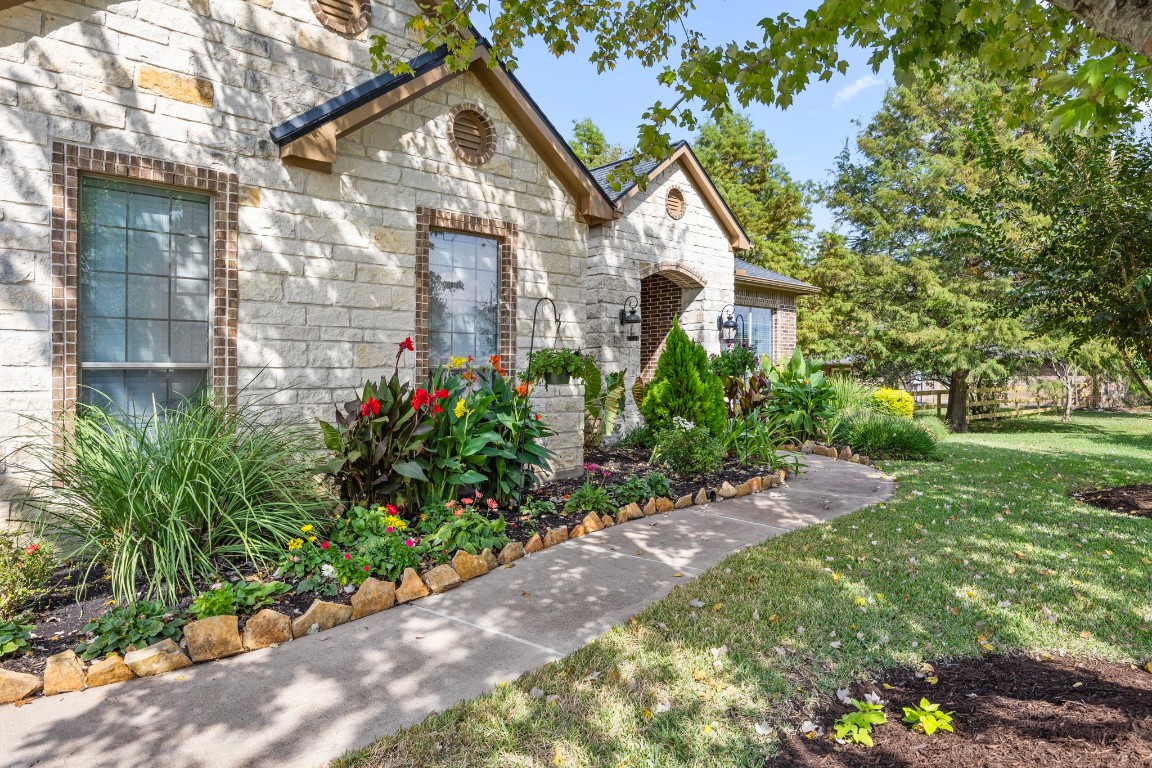 33218 Worthing Lane Property Photo 1