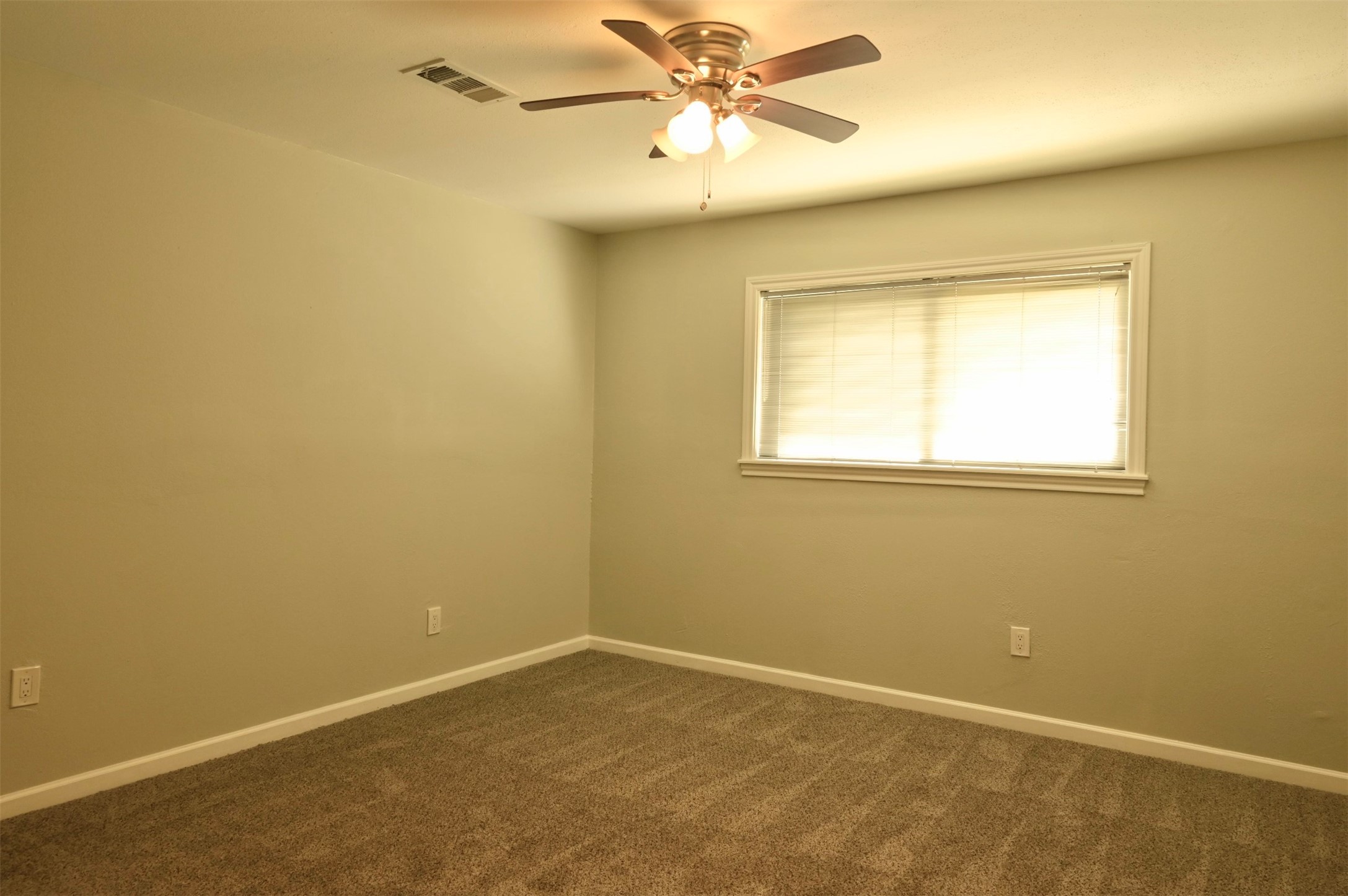 9810 Cliffwood Drive Property Photo 19