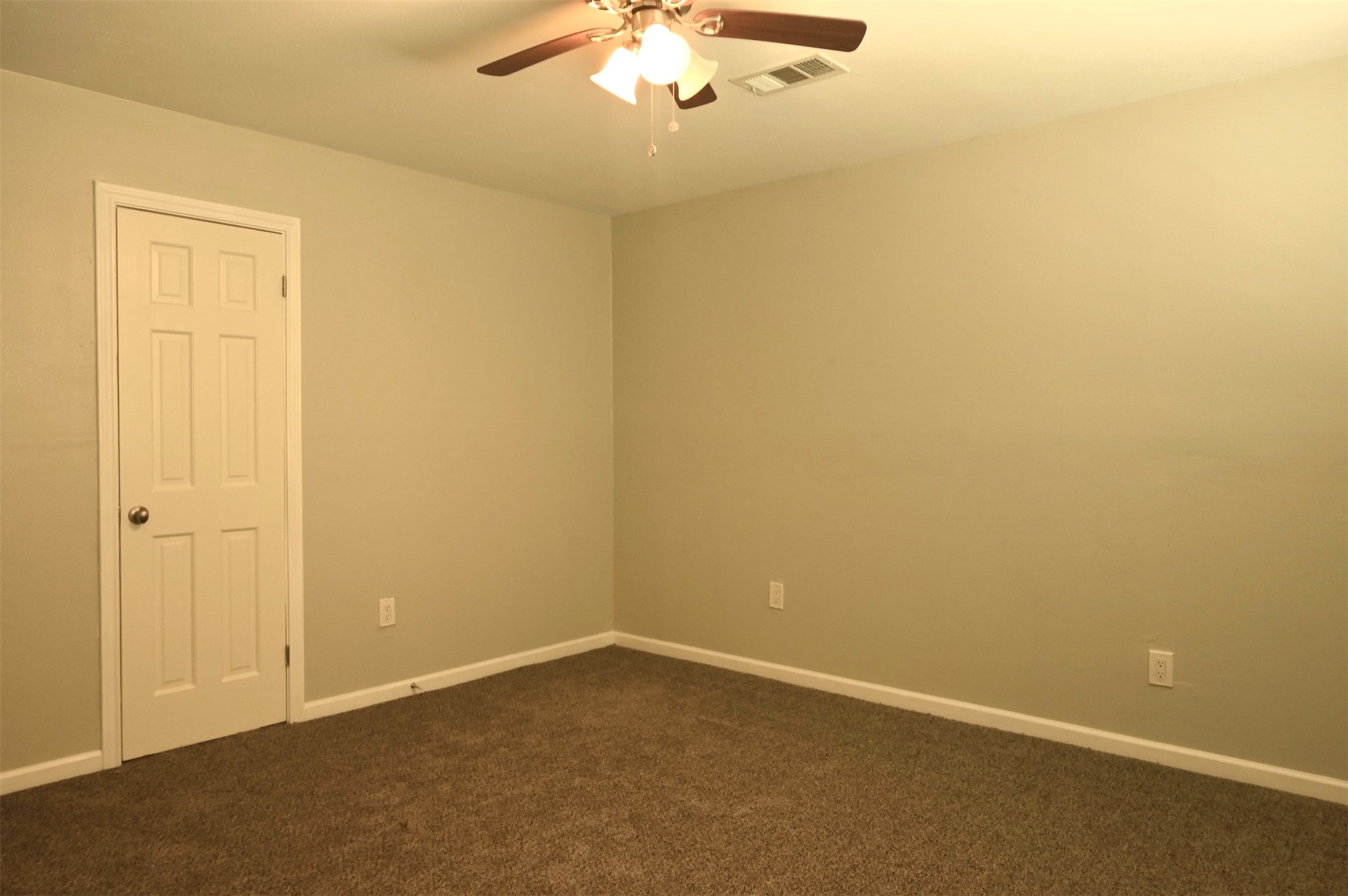 9810 Cliffwood Drive Property Photo 20