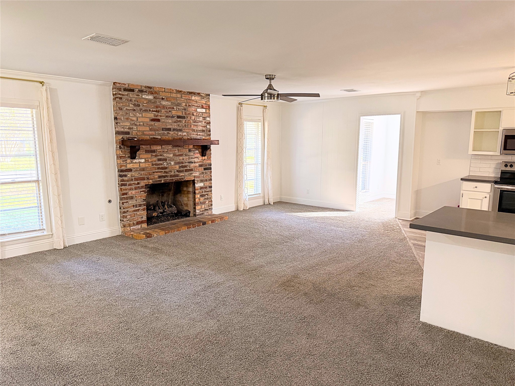 2103 Taylor Street Property Photo 10