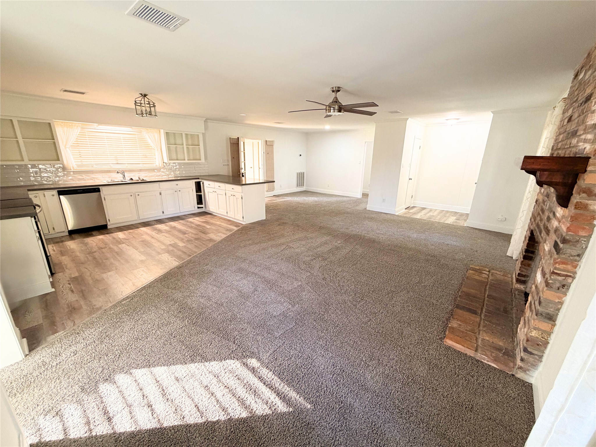 2103 Taylor Street Property Photo 13