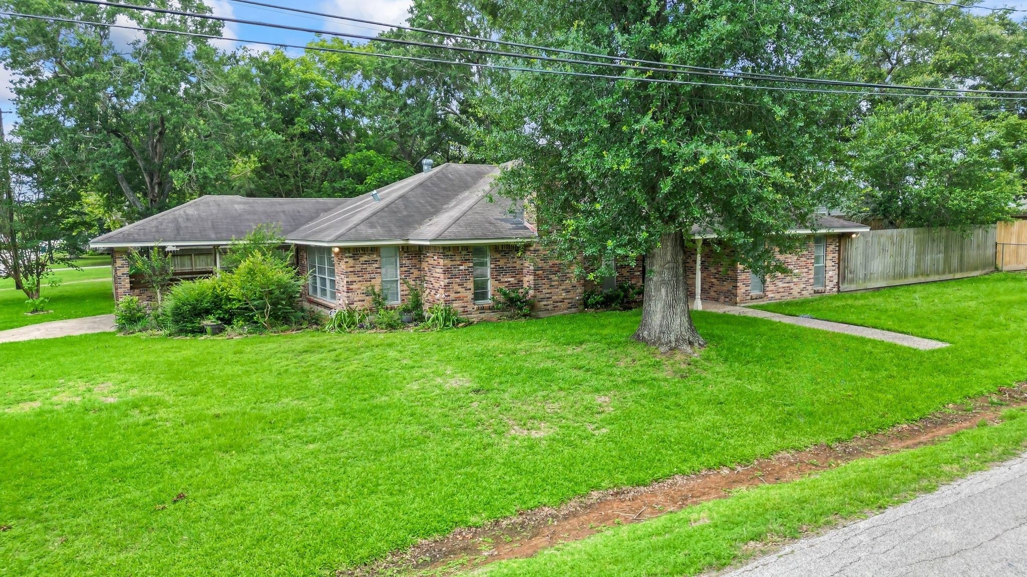 2103 Taylor Street Property Photo 42
