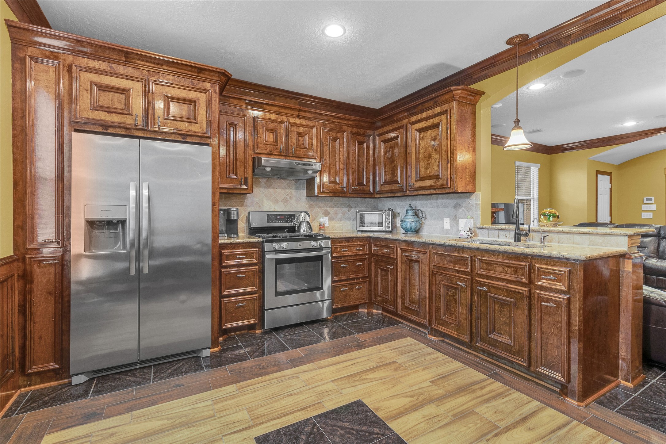 523 Walnut Avenue Property Photo 9