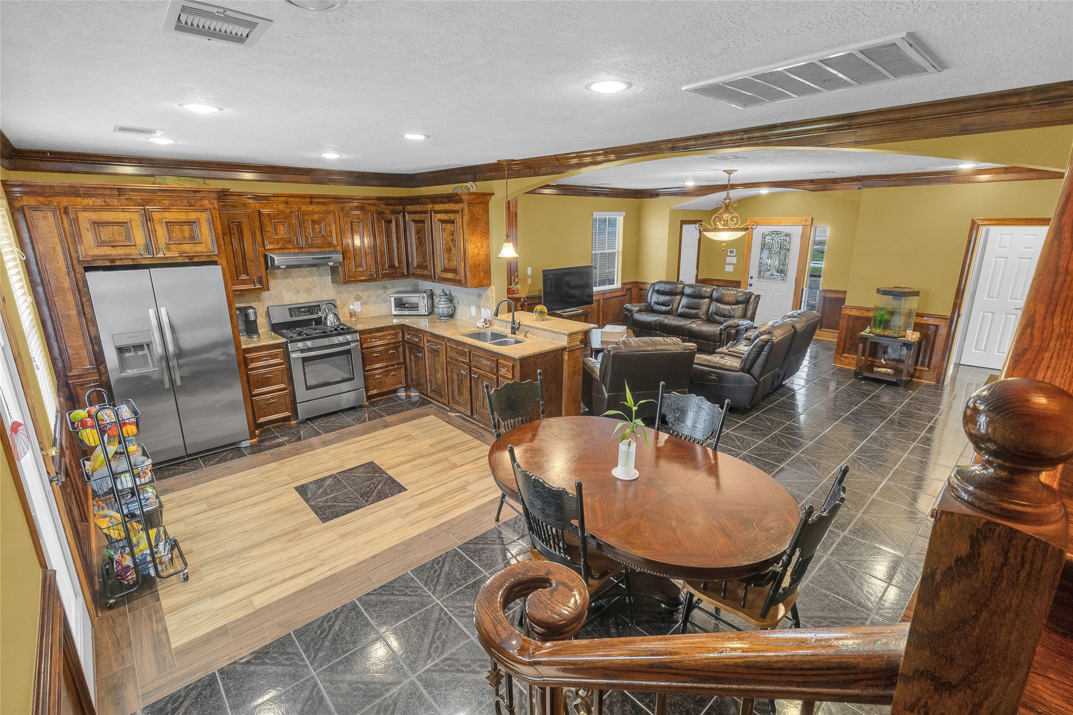 523 Walnut Avenue Property Photo 11