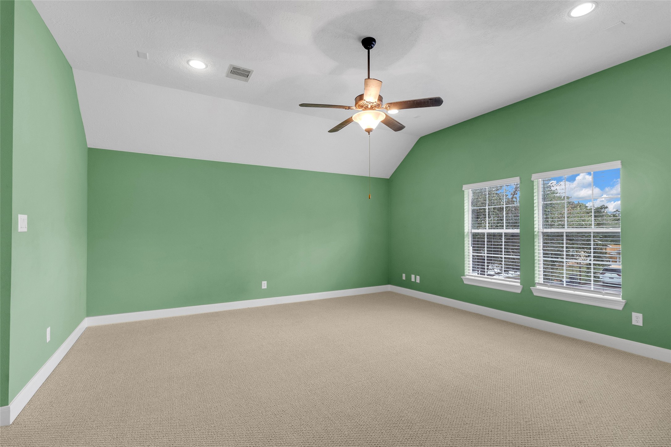 523 Walnut Avenue Property Photo 32