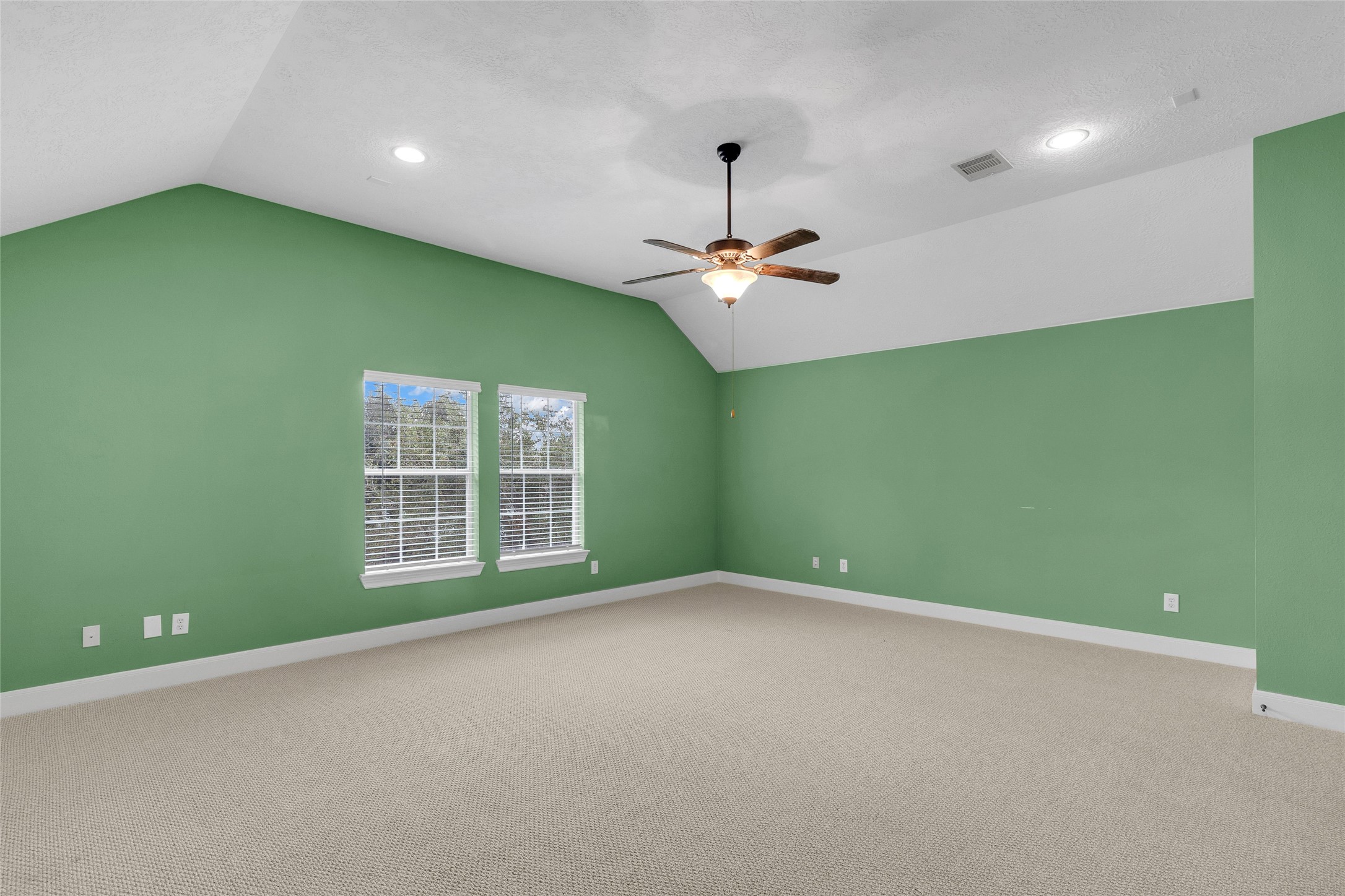 523 Walnut Avenue Property Photo 33