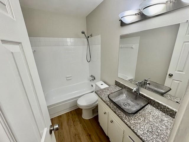 2101 Fountain View Drive 14 Property Photo 10