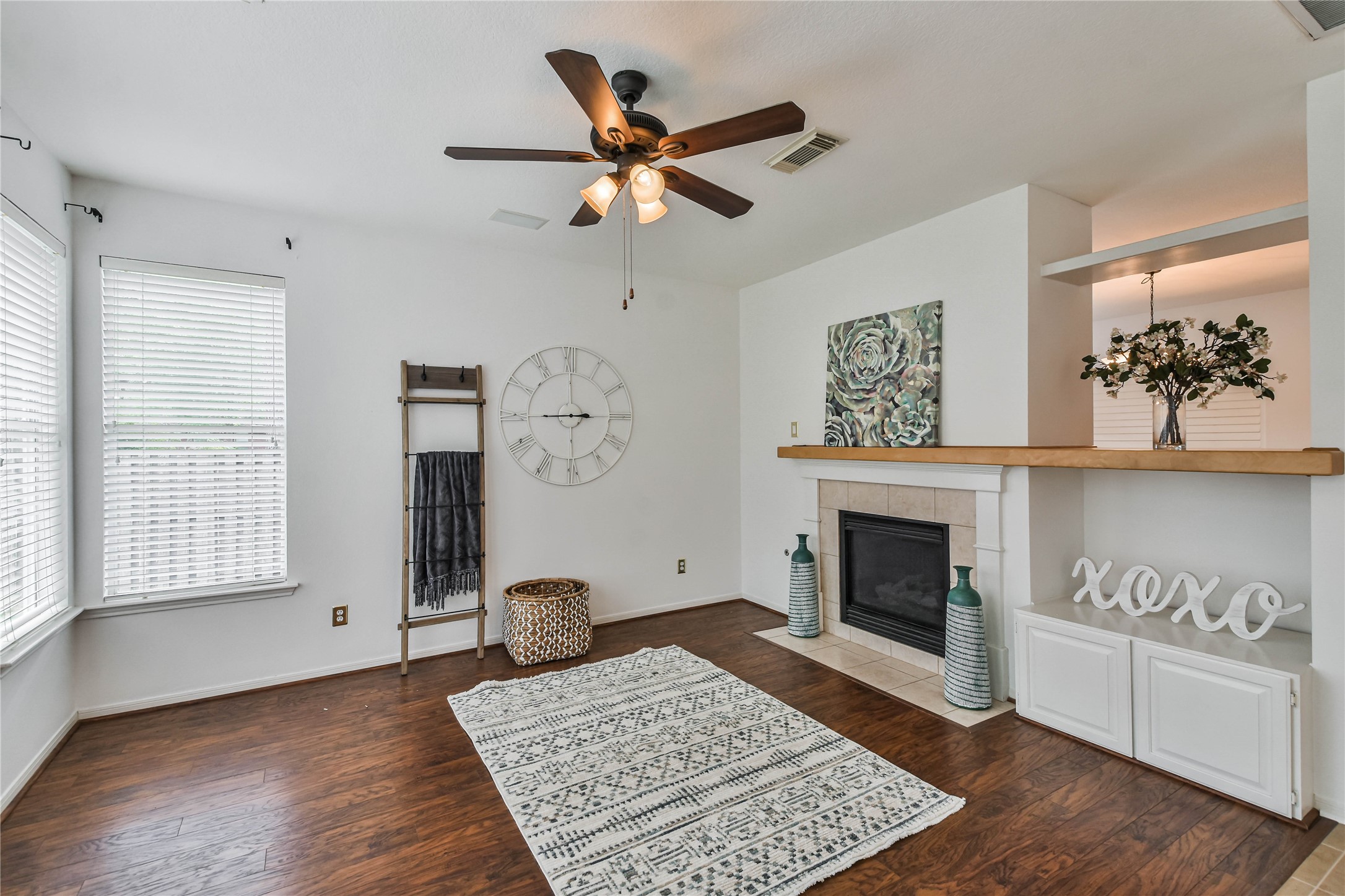 2 Willow Point Place Property Photo 8