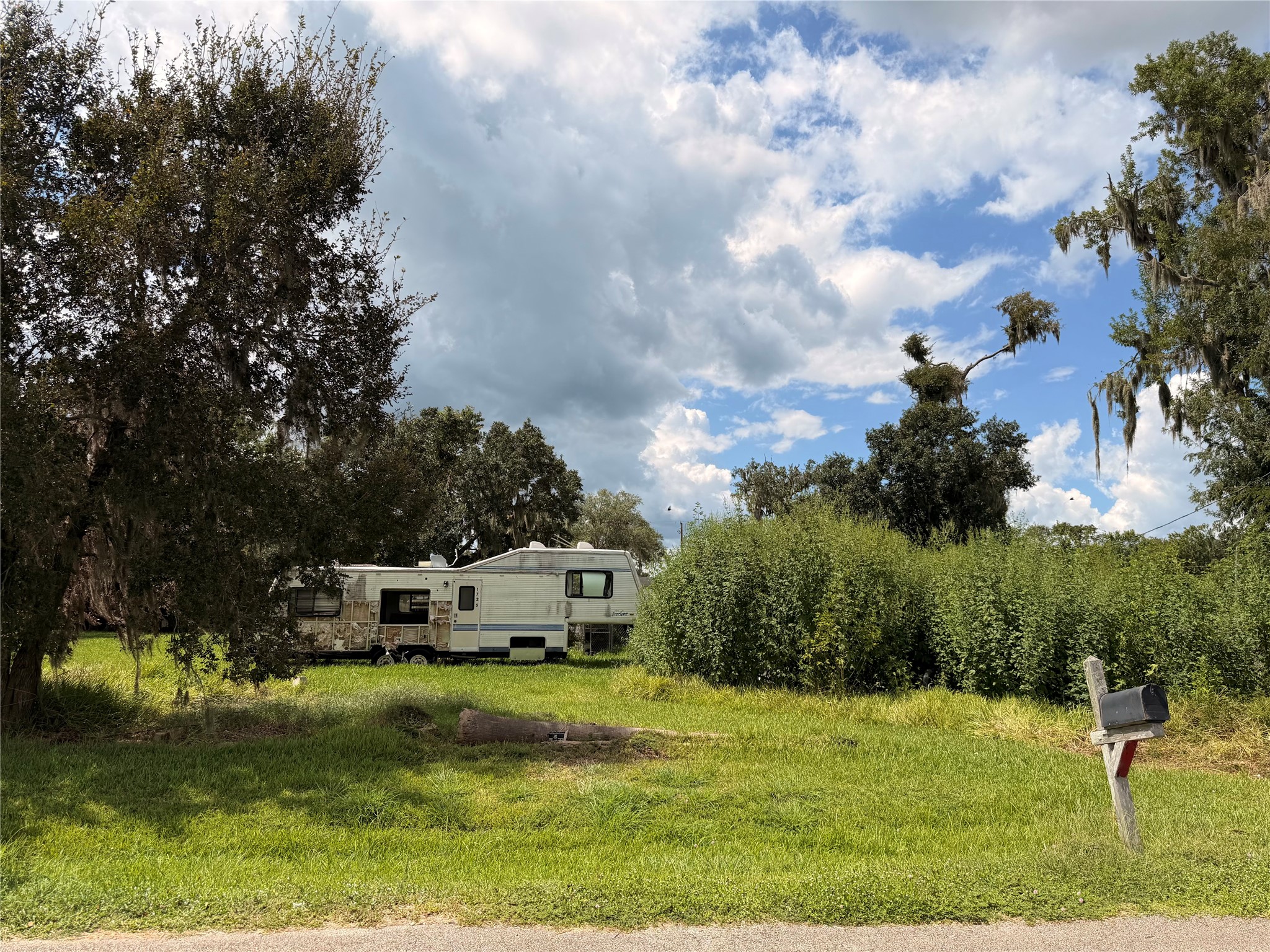 1725 County Road 244d Property Photo 4