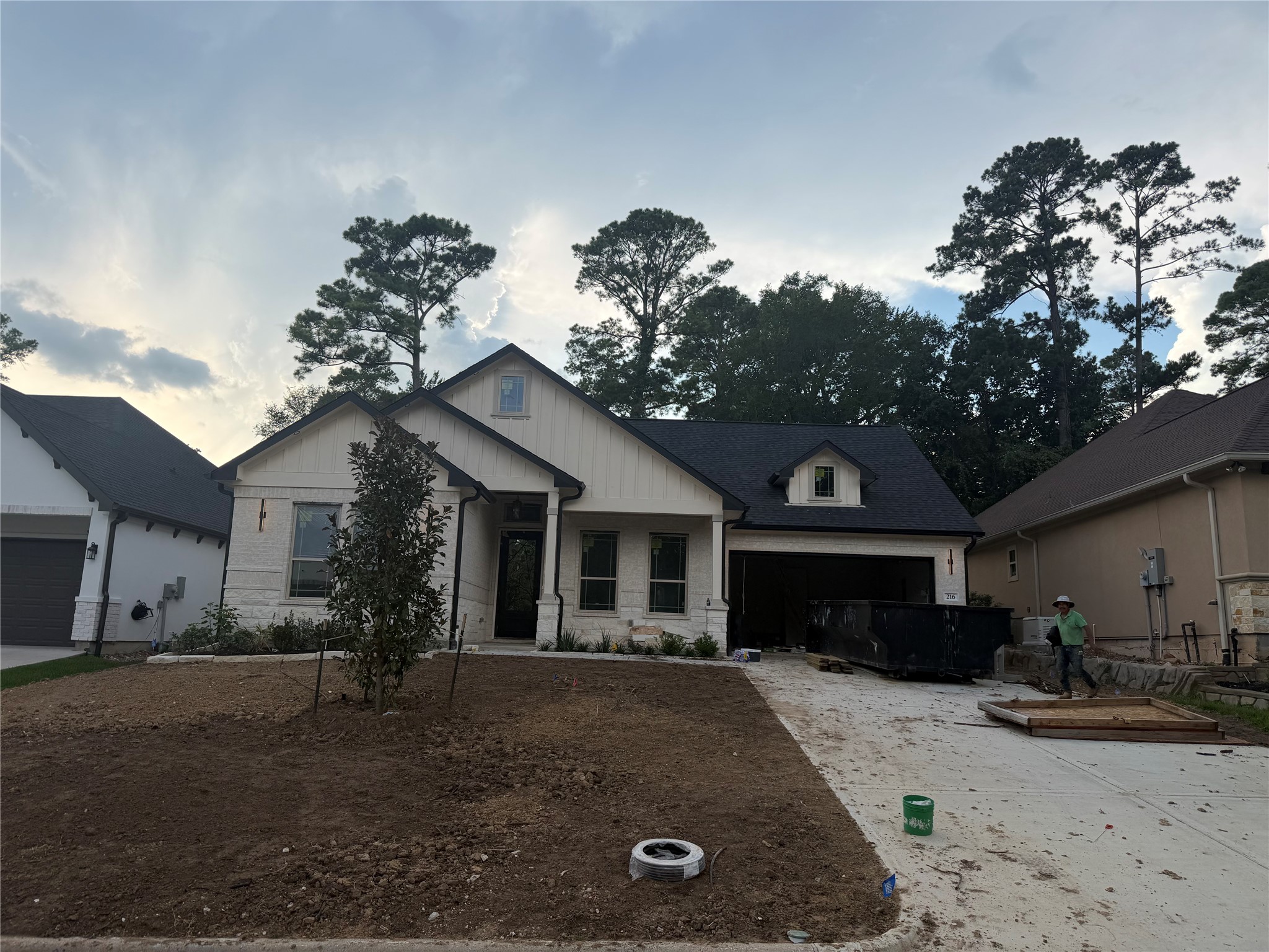 216 Bluehill Dr Property Photo 1
