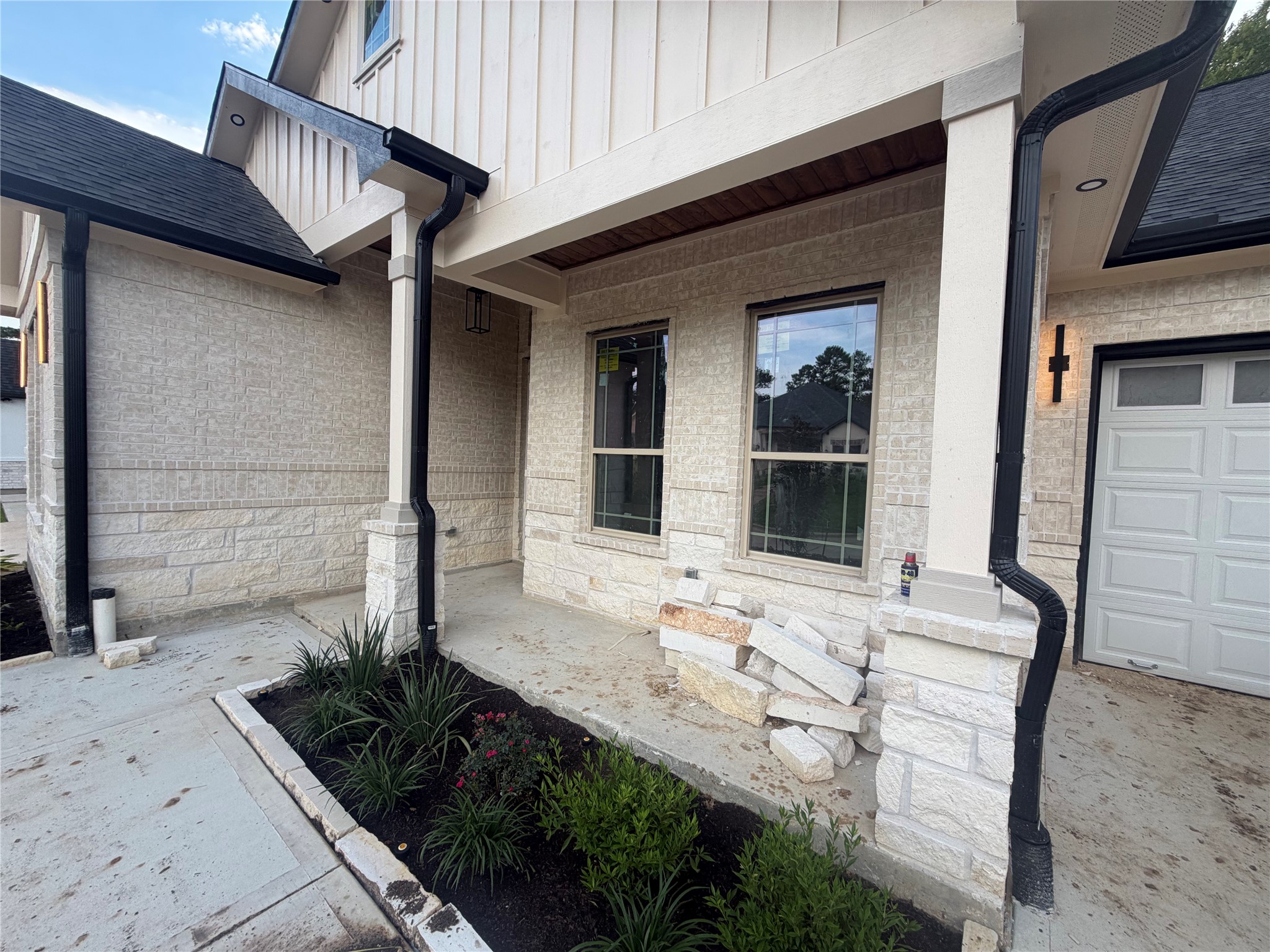 216 Bluehill Dr Property Photo 2
