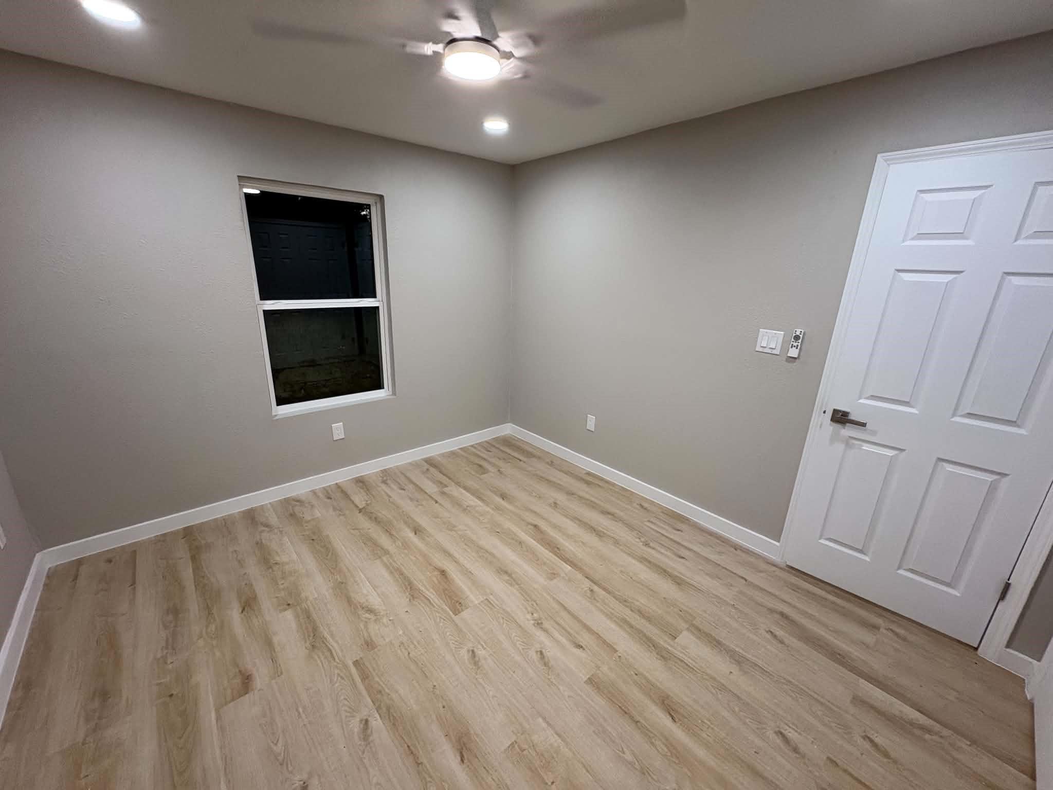462 Avenue B Property Photo 4