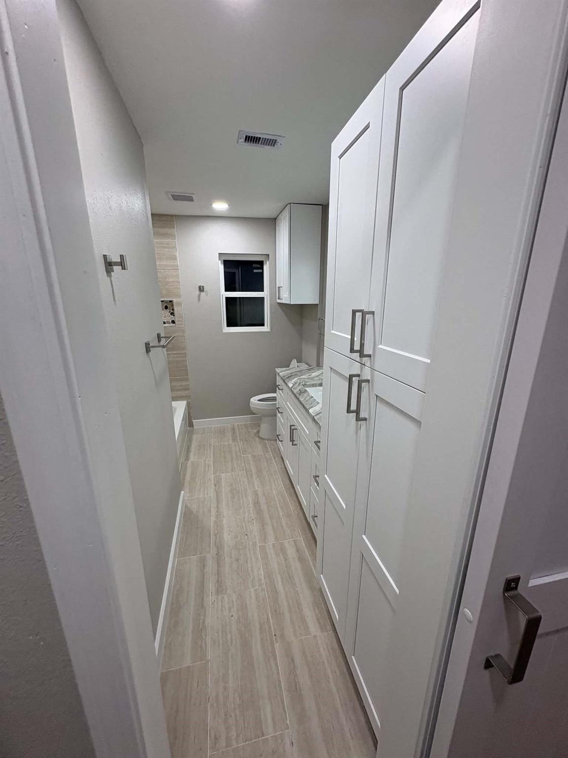 462 Avenue B Property Photo 18