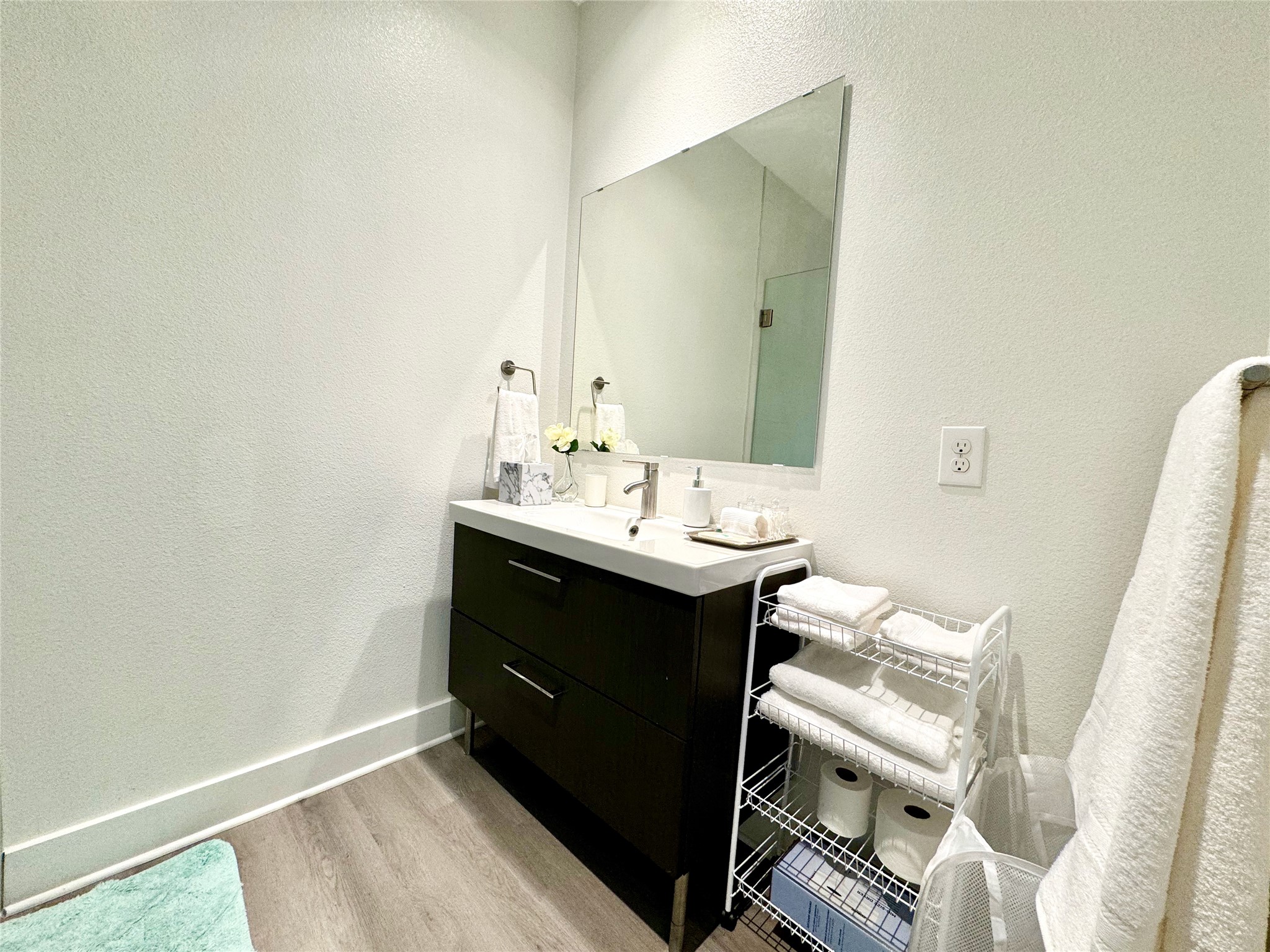 1914 Blodgett Street C Property Photo 8