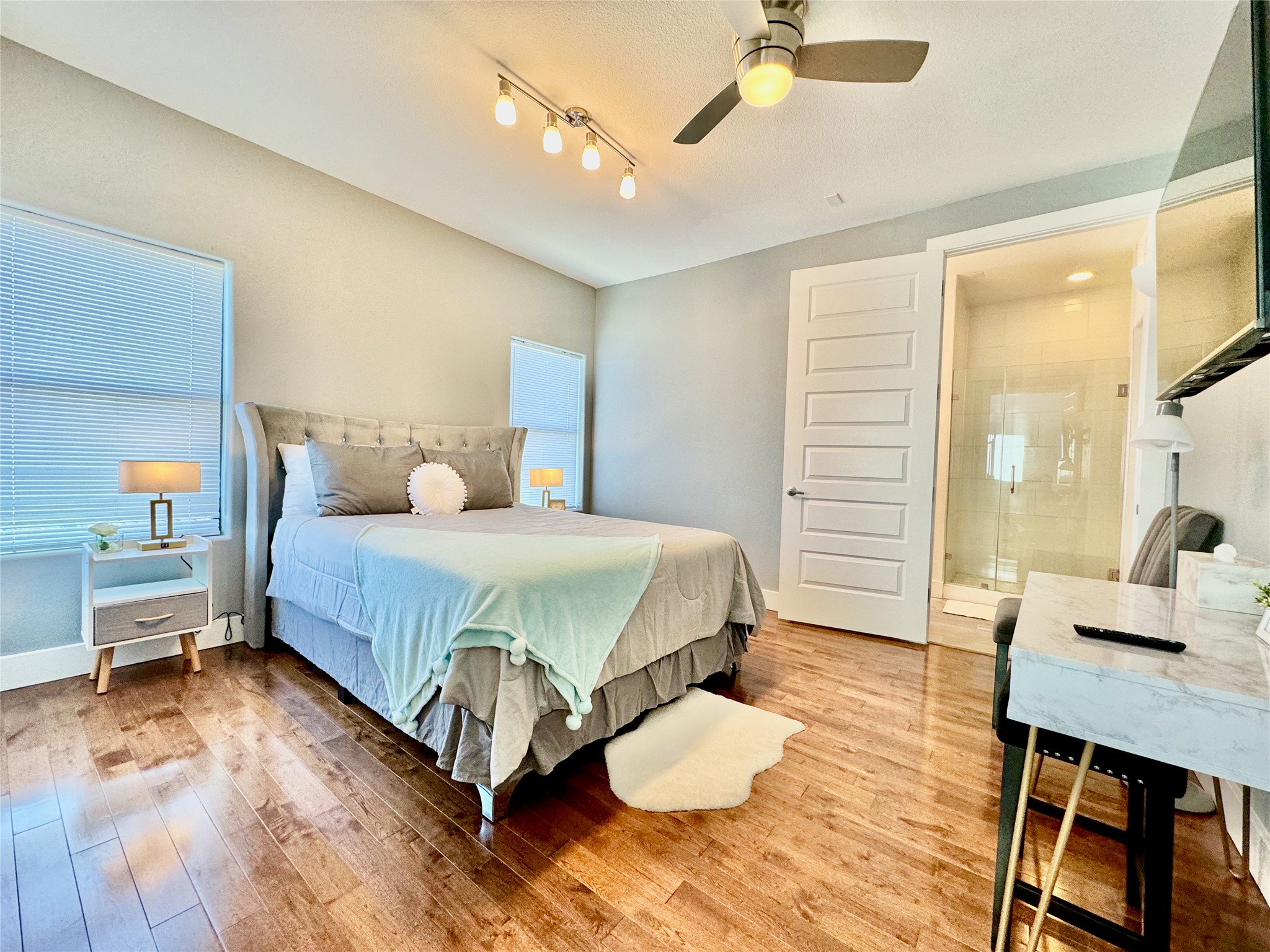 1914 Blodgett Street C Property Photo 32