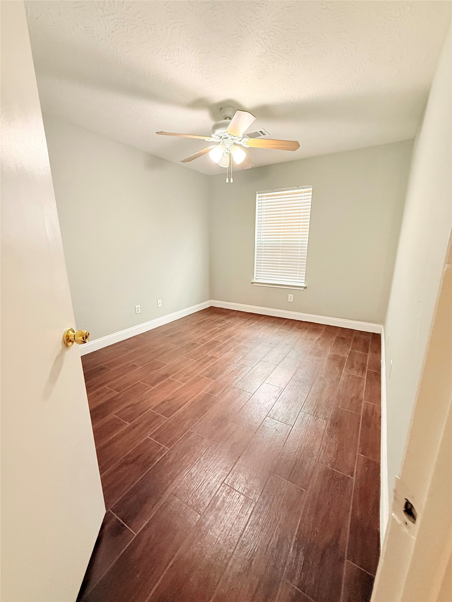 320 Willowick Street Property Photo 9