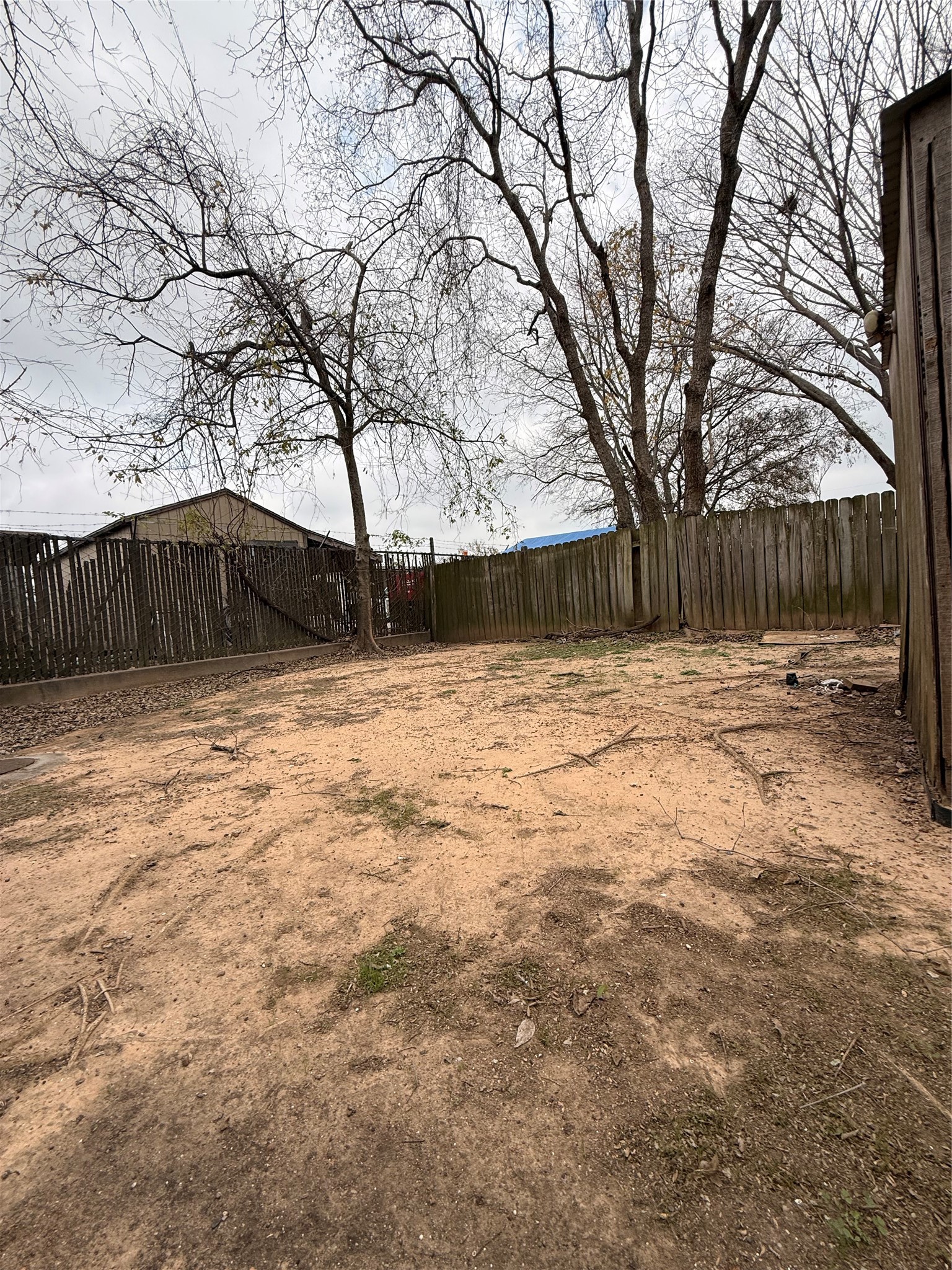 320 Willowick Street Property Photo 16