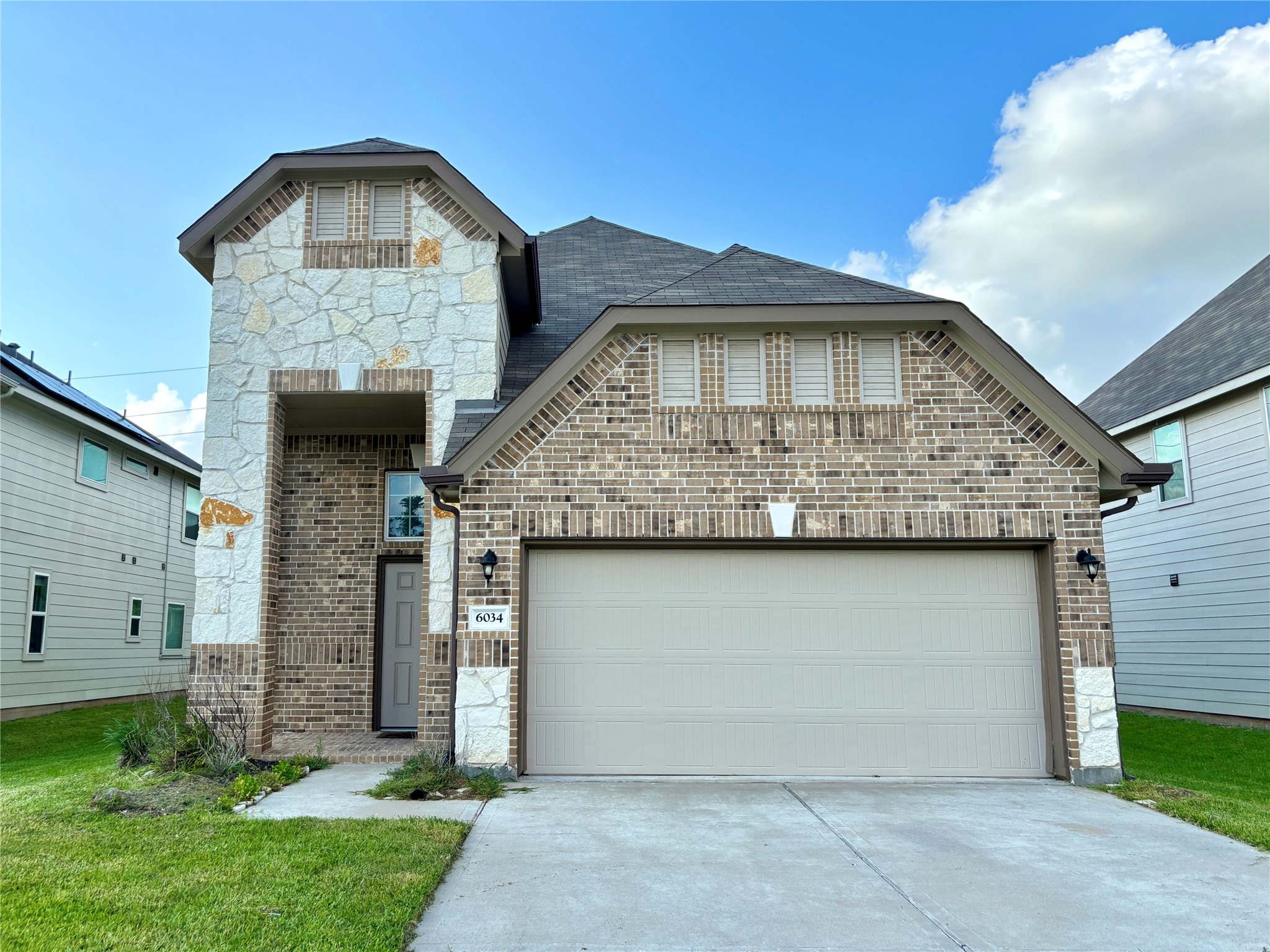 6034 Prince Place Drive Property Photo 1