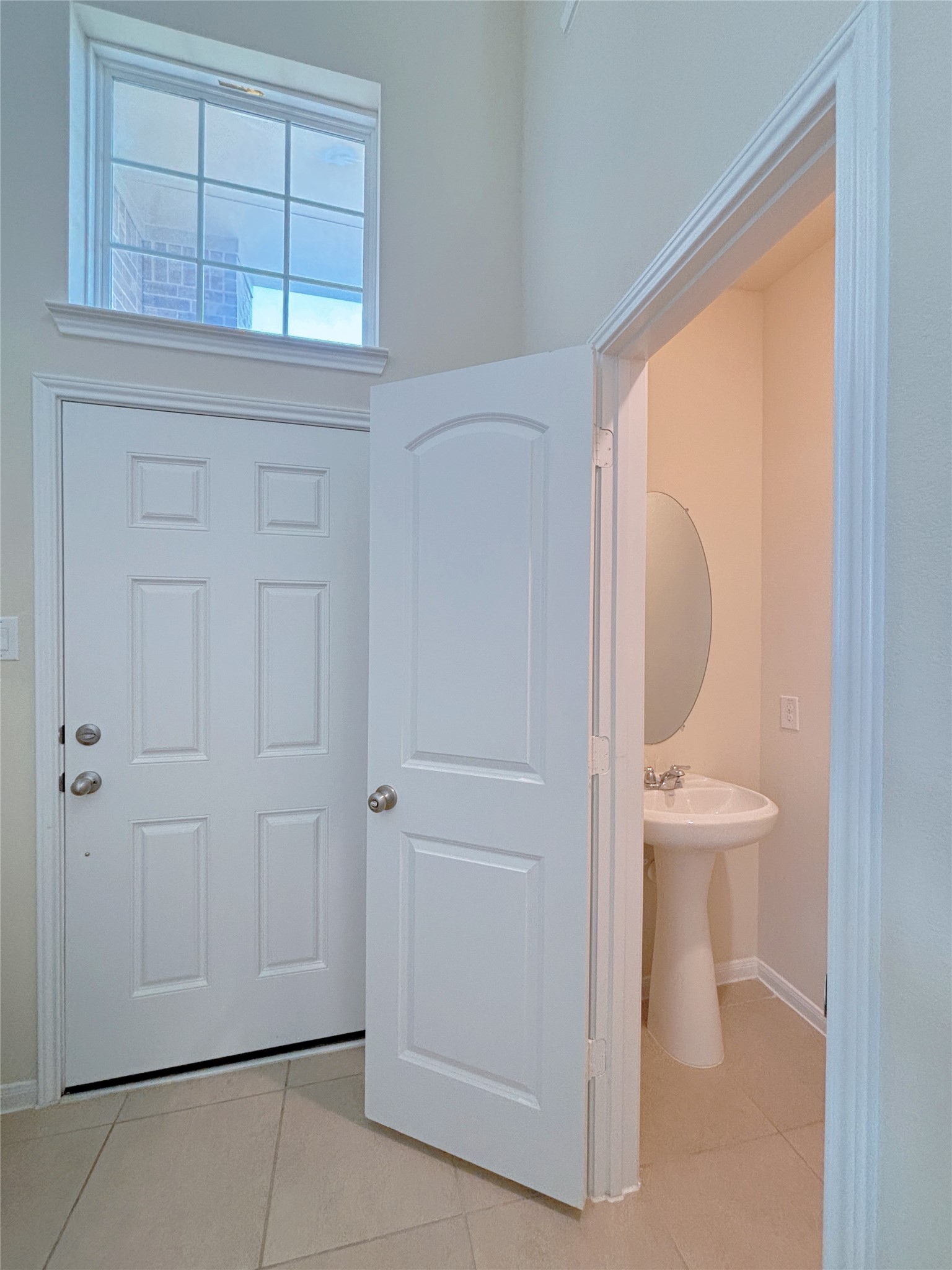 6034 Prince Place Drive Property Photo 4