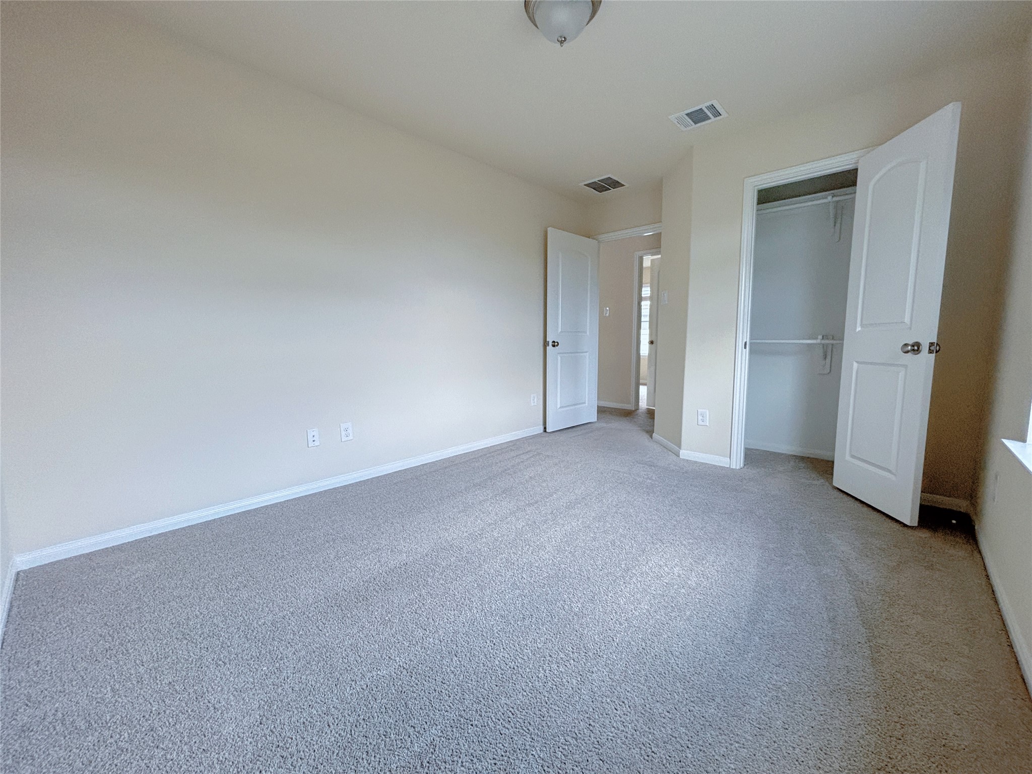 6034 Prince Place Drive Property Photo 7