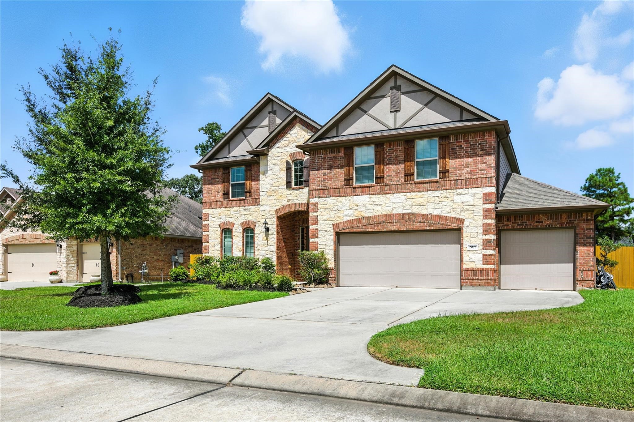 2072 Brookmont Drive Property Photo 1
