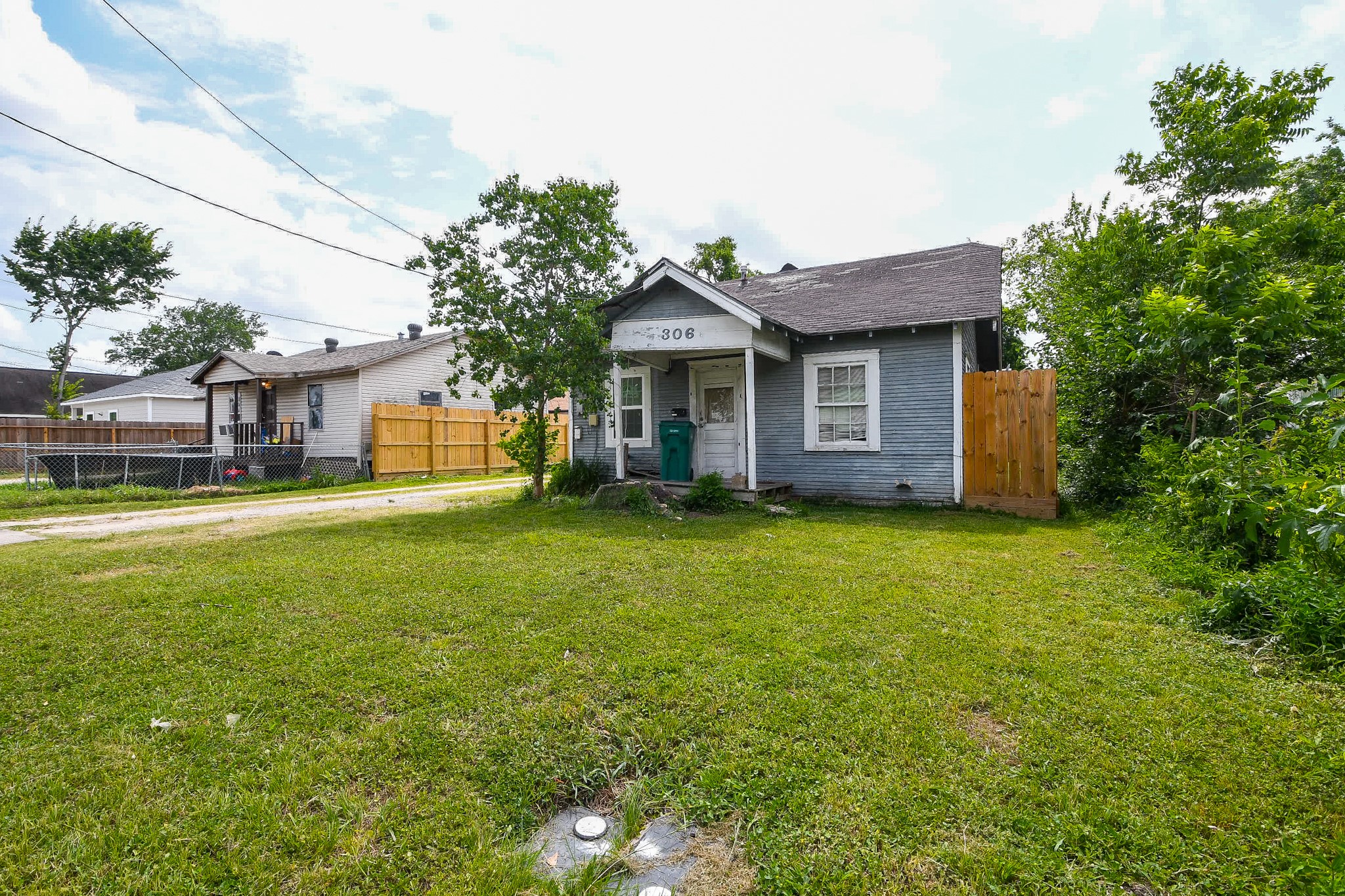 306 Johnson Street Property Photo 1