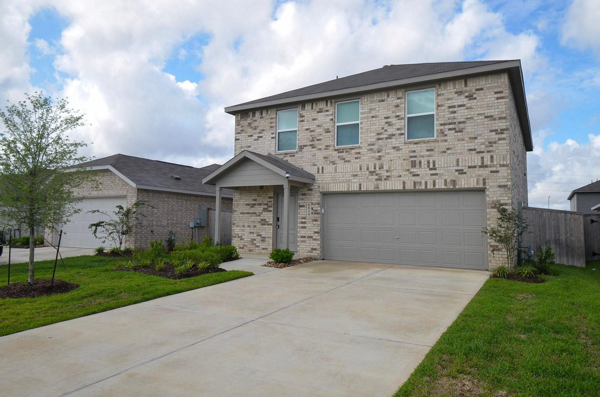 6839 Lantana Leaf Lane Property Photo 2