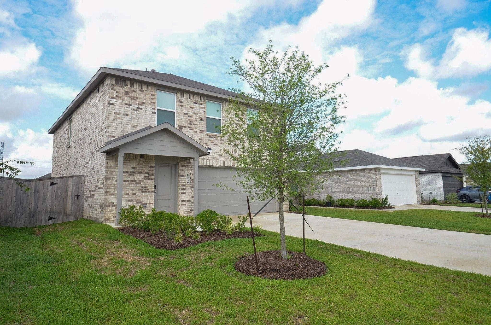 6839 Lantana Leaf Lane Property Photo 3