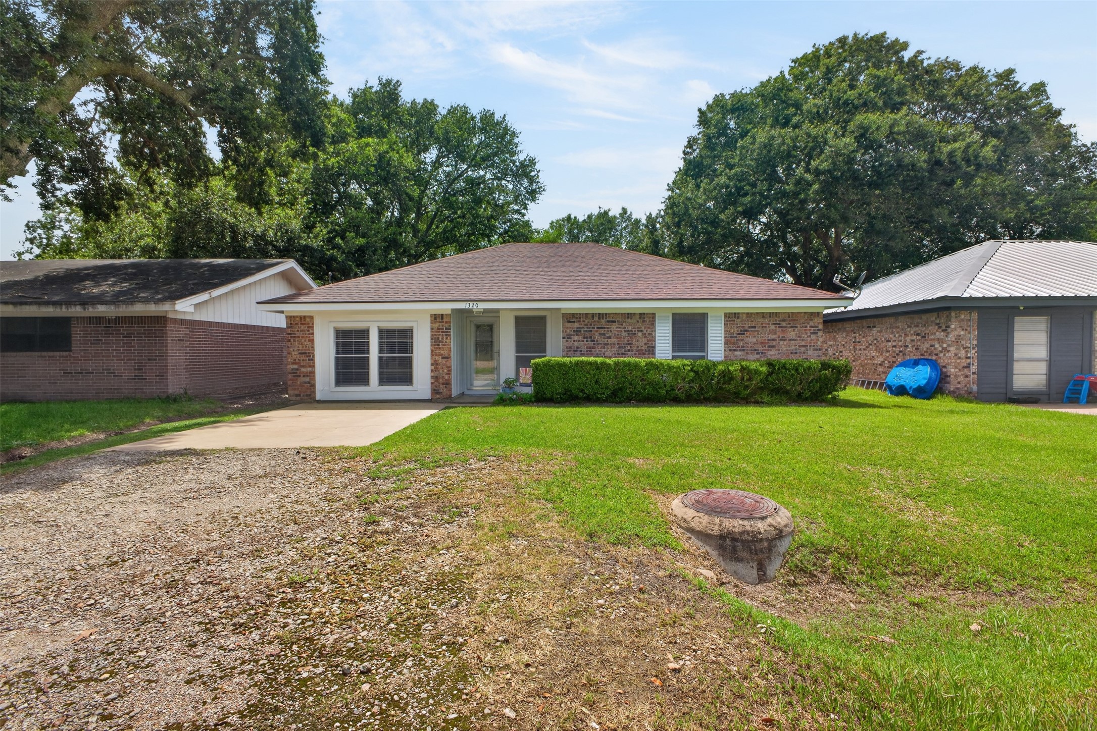 1320 W Palm Drive Property Photo 1