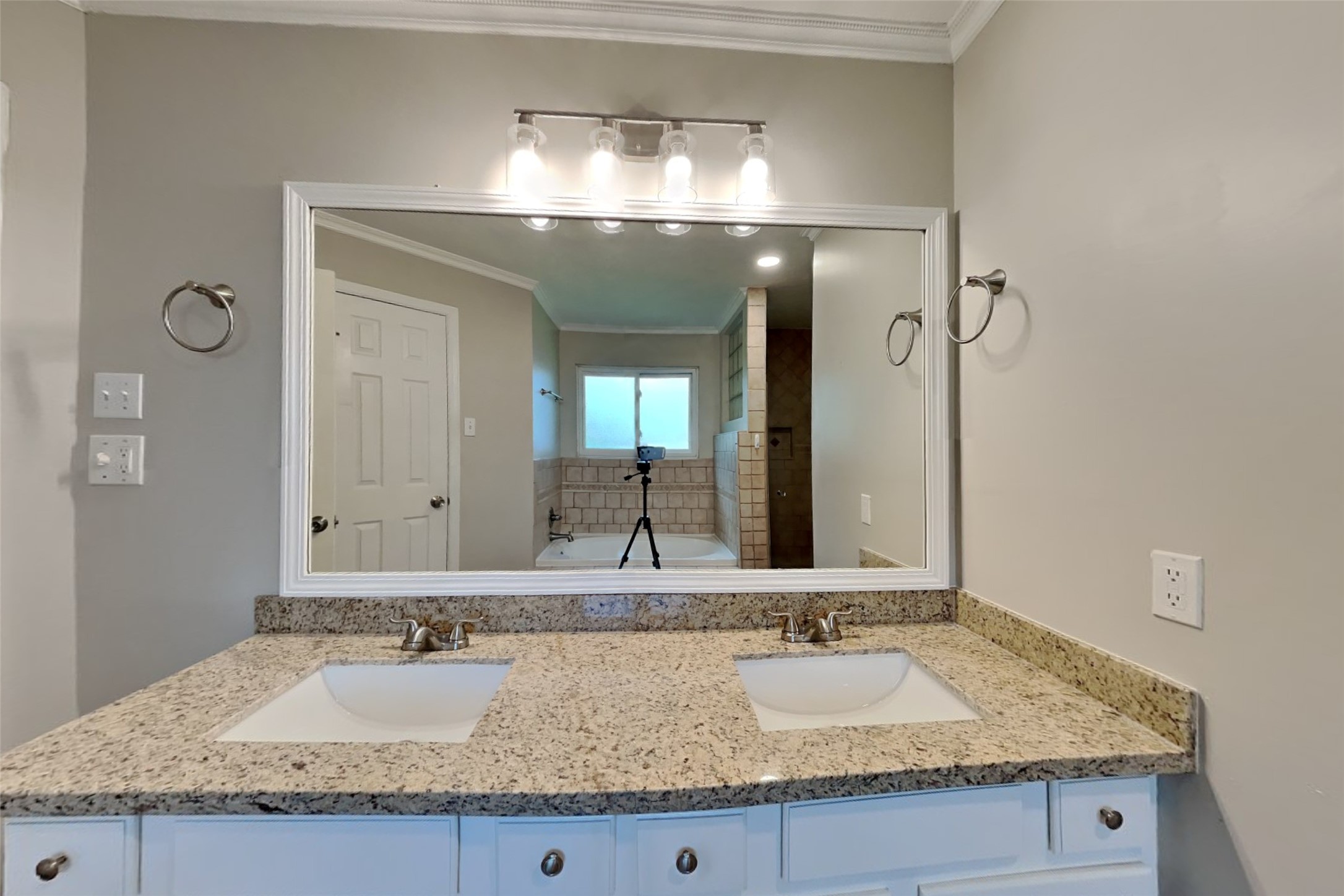 3407 Fort Richmond Drive Property Photo 10