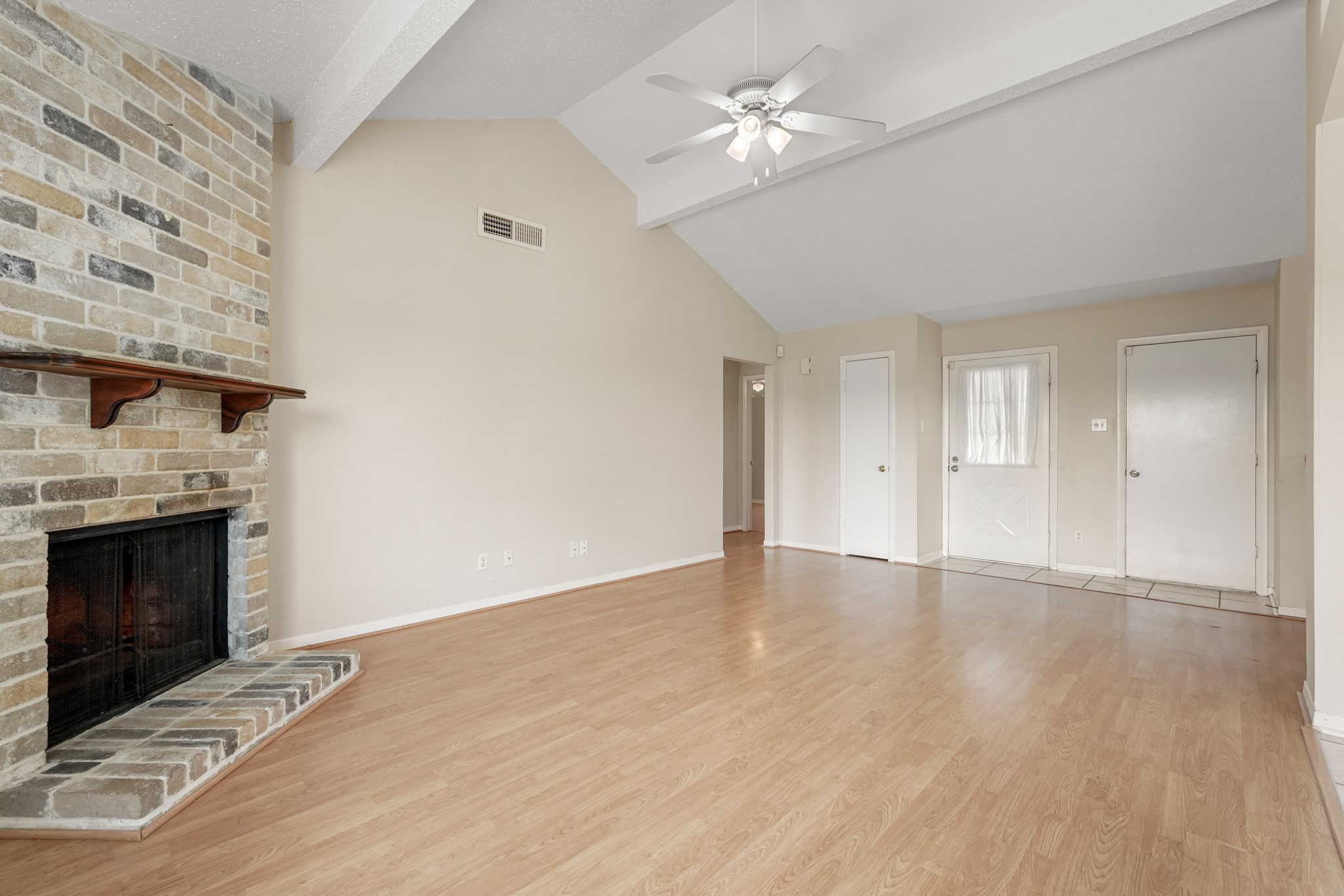 2911 Garden Lane Property Photo 6