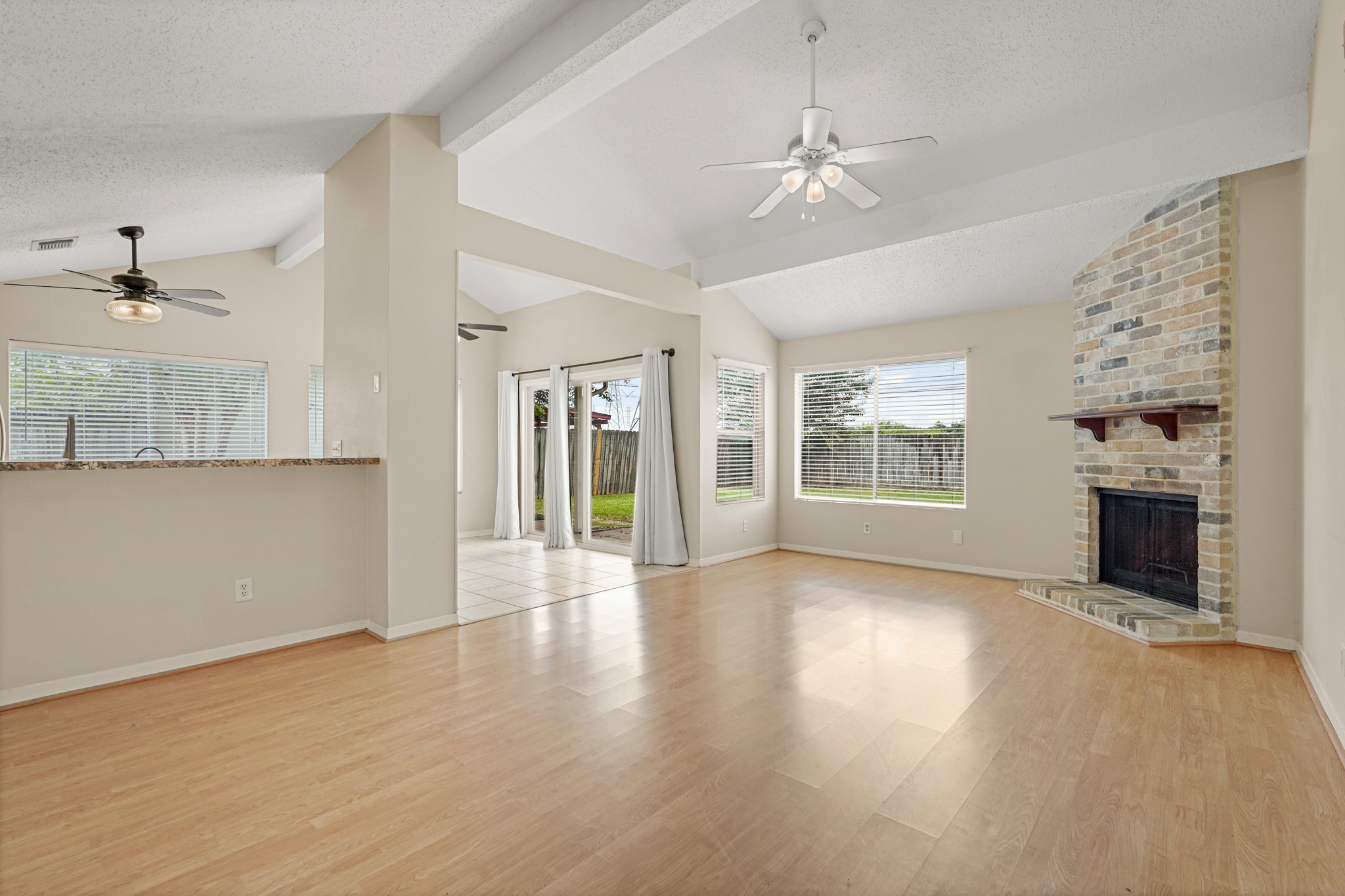 2911 Garden Lane Property Photo 7