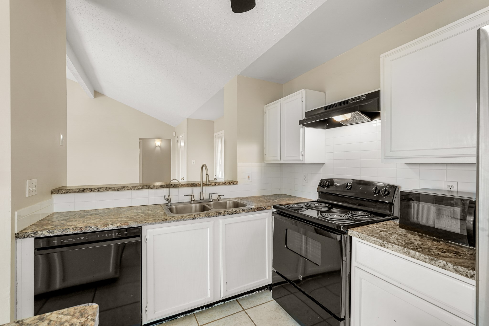 2911 Garden Lane Property Photo 12