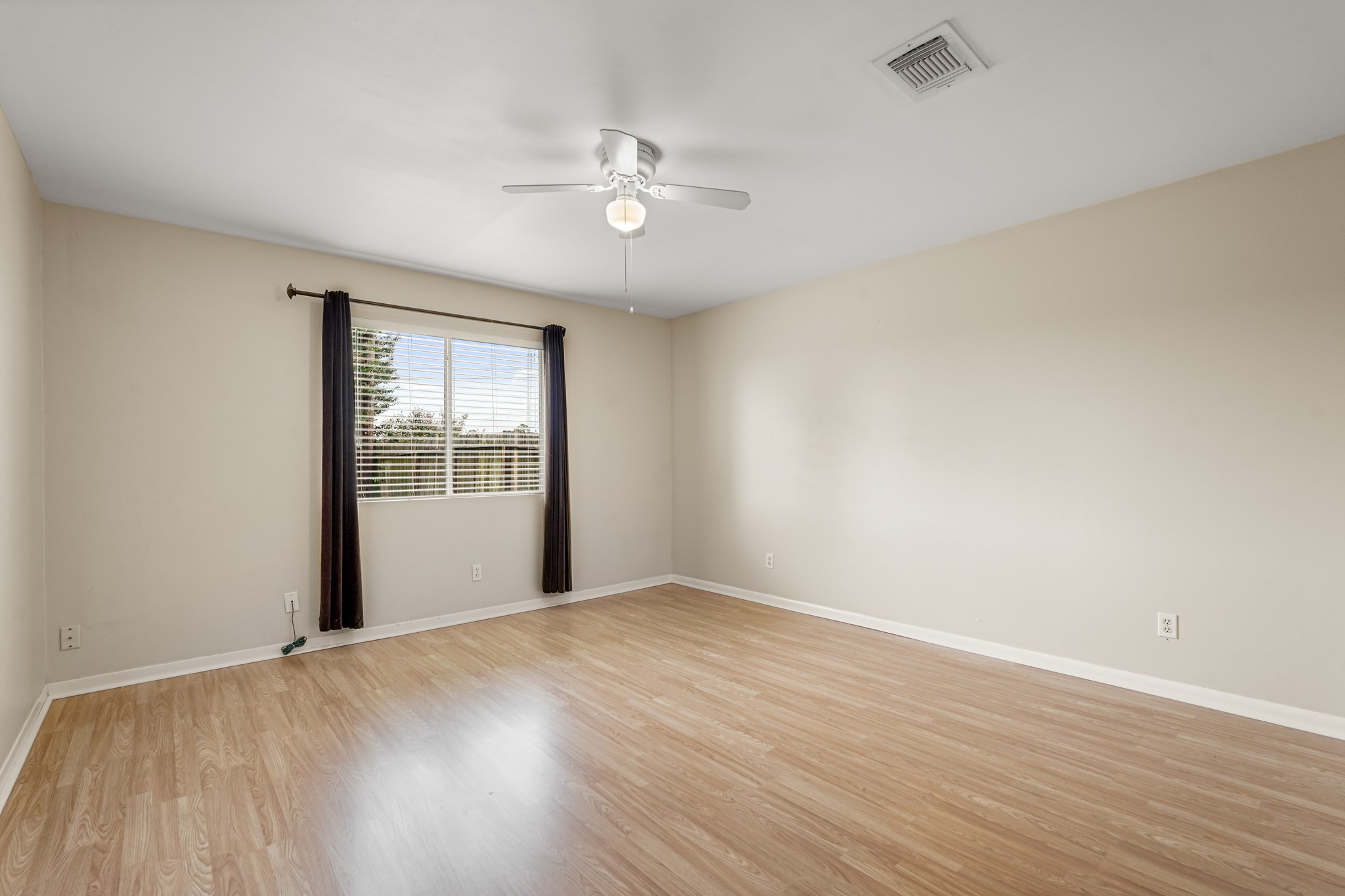 2911 Garden Lane Property Photo 13