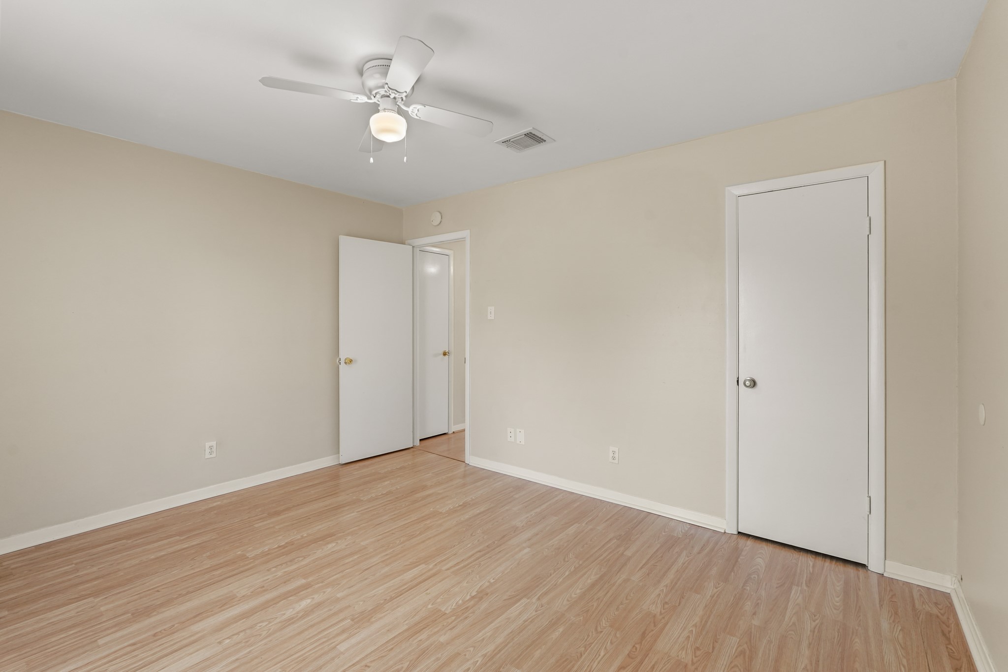 2911 Garden Lane Property Photo 17