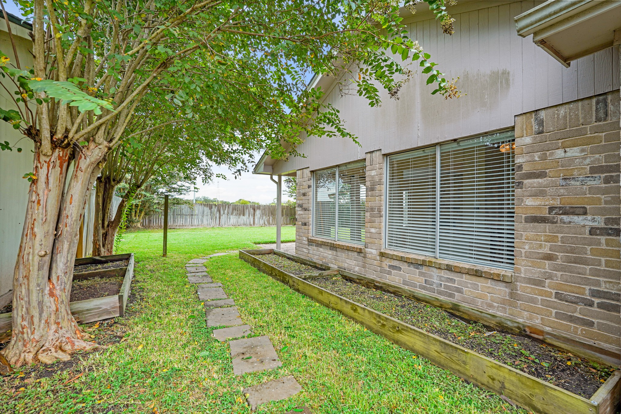 2911 Garden Lane Property Photo 22