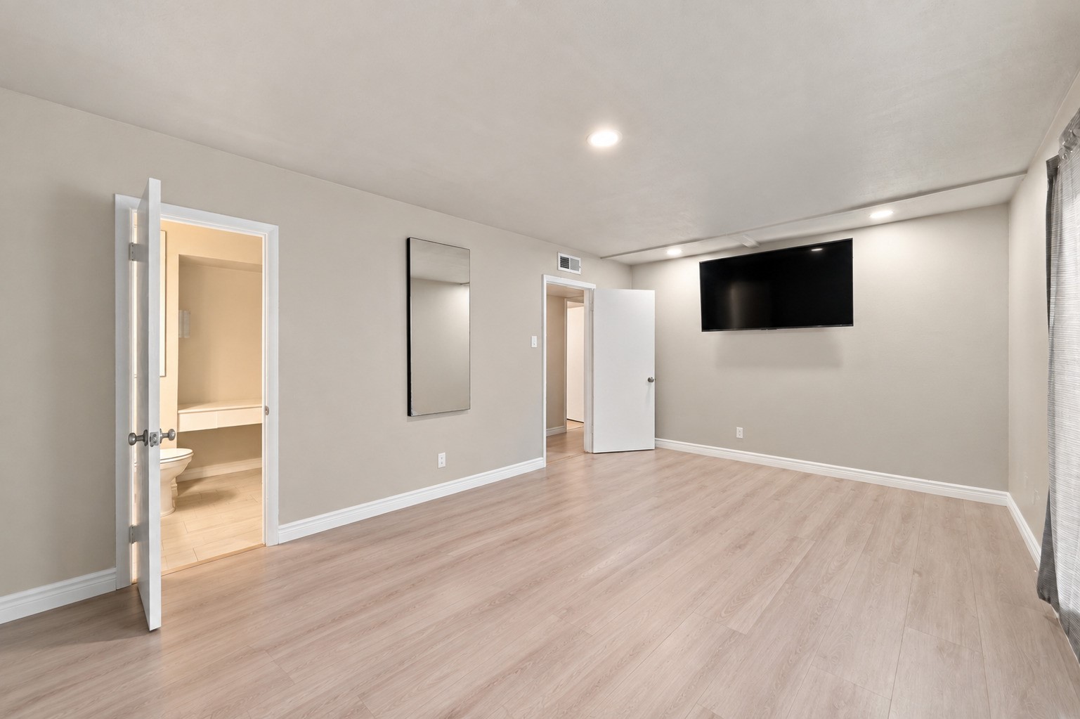 4040 San Felipe Street 202 Property Photo 10