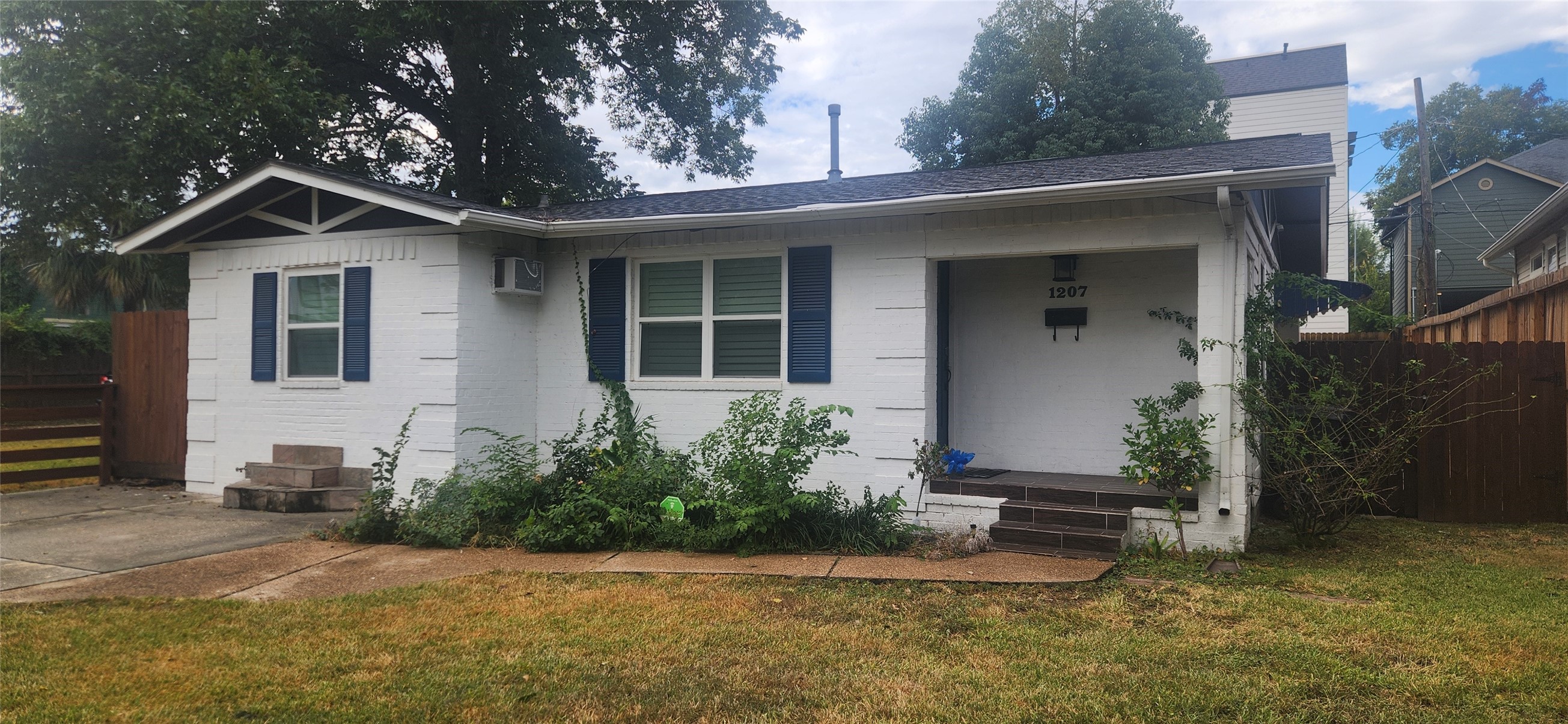 1207 Archer Street Property Photo 3