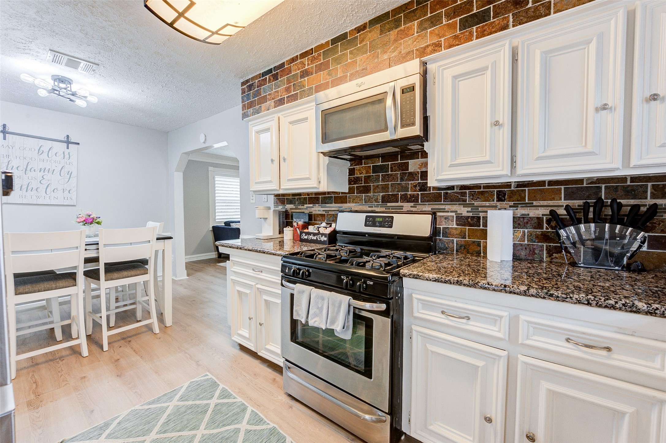 1207 Archer Street Property Photo 14
