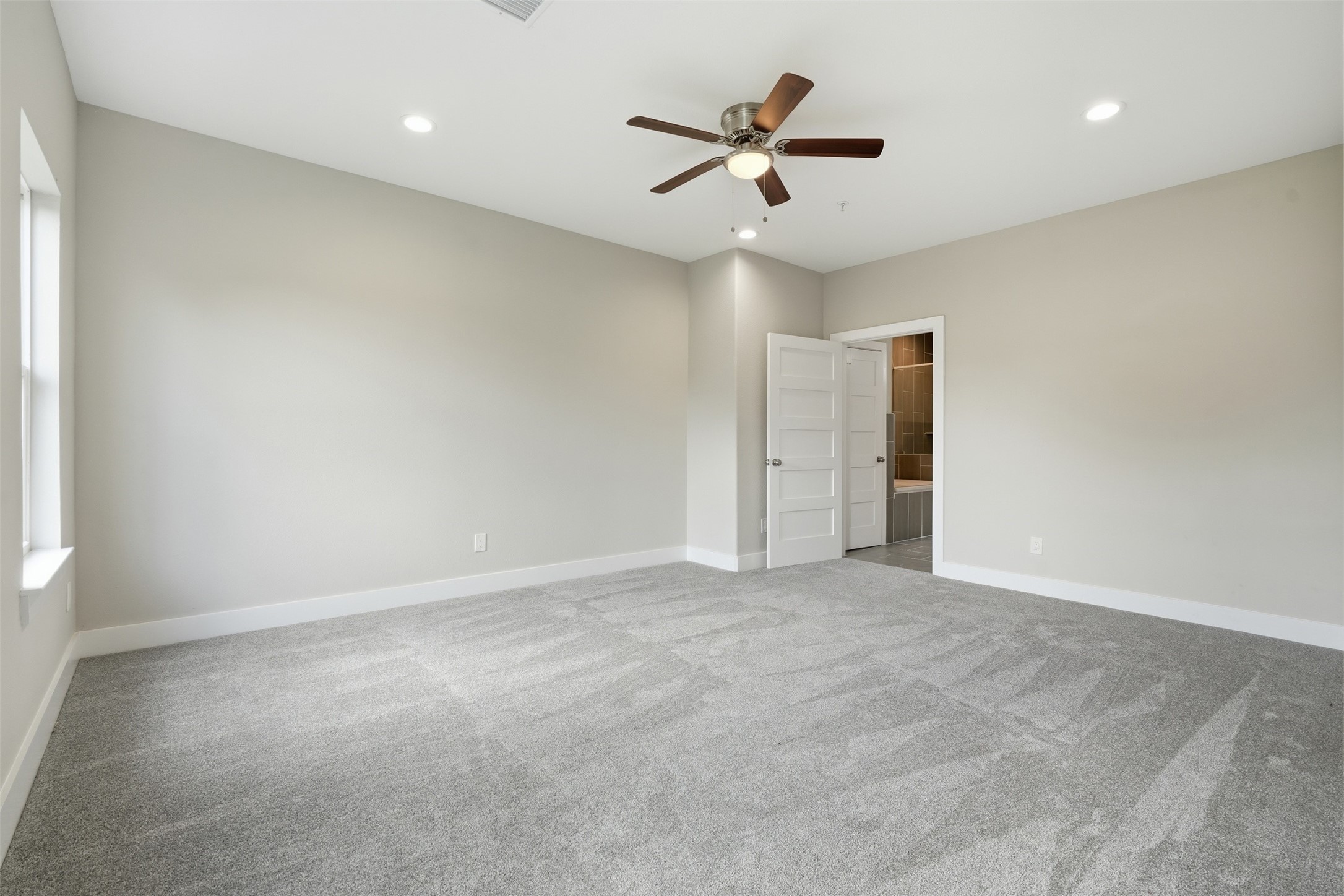 3913 Griggs Road Property Photo 9