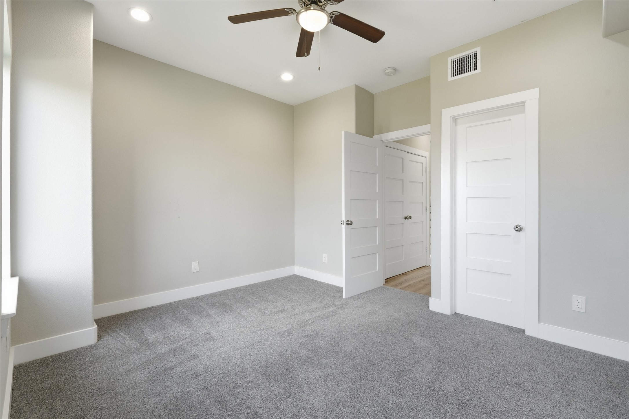 3913 Griggs Road Property Photo 12