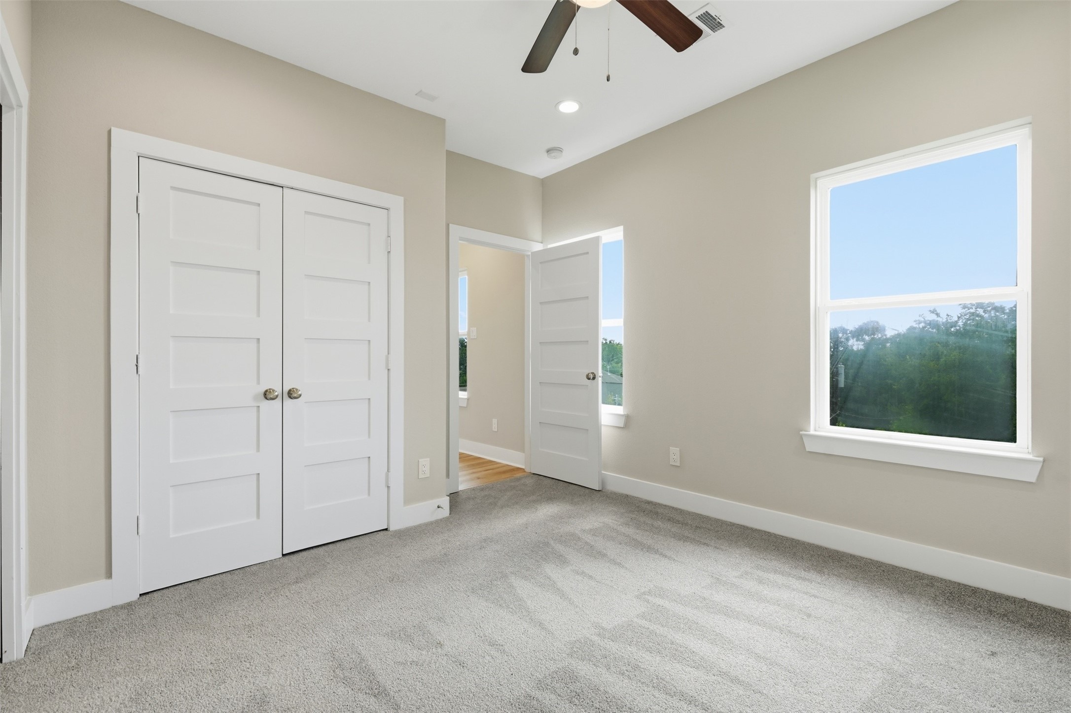 3913 Griggs Road Property Photo 14