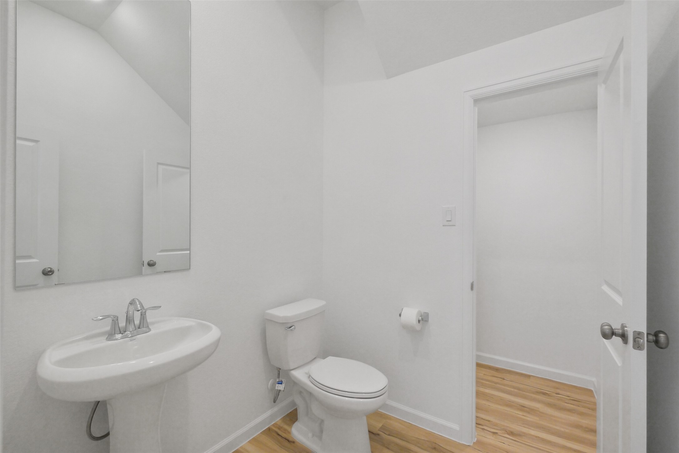5562 Amber Brook Lane Property Photo 14
