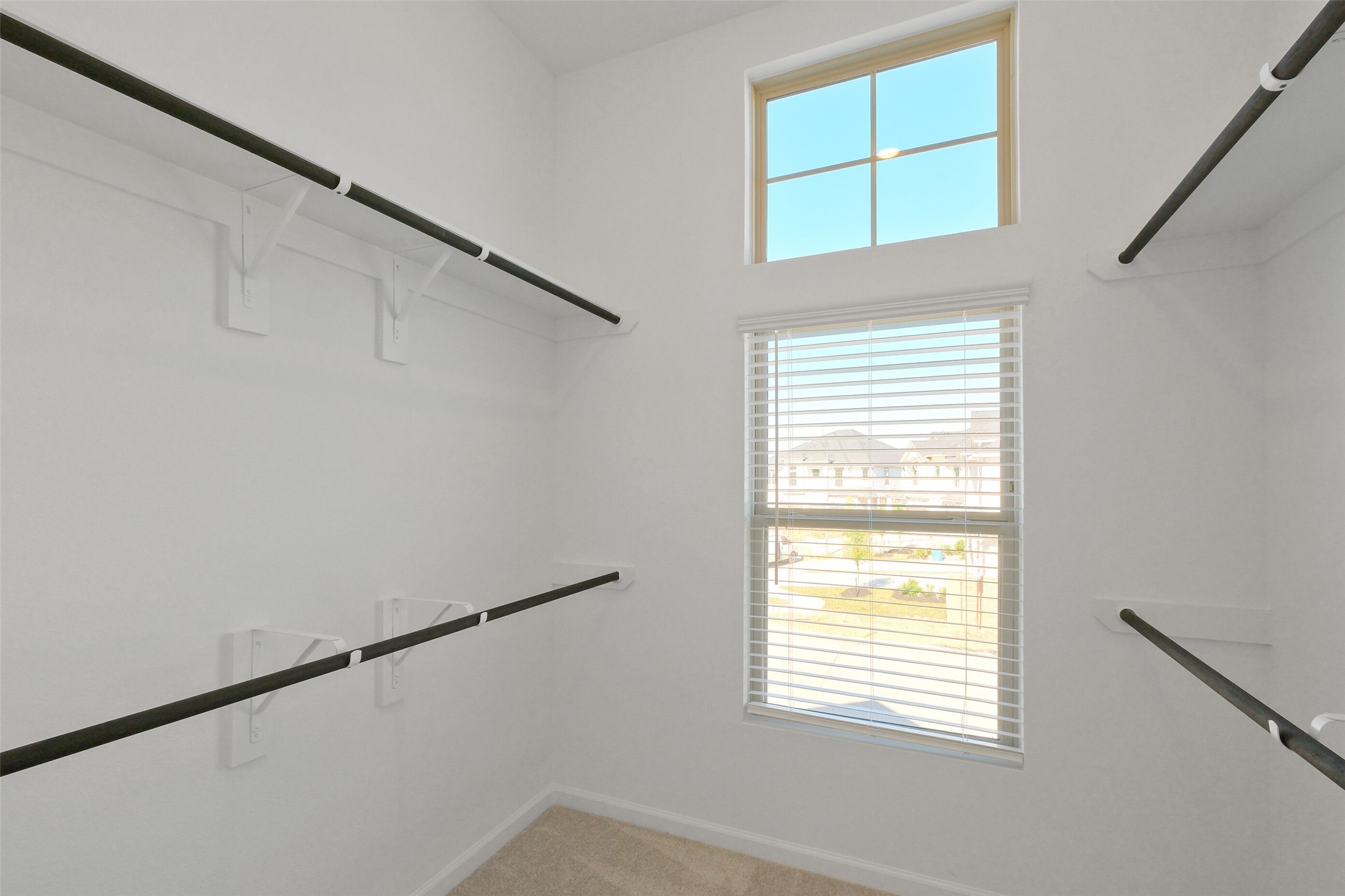 5562 Amber Brook Lane Property Photo 18