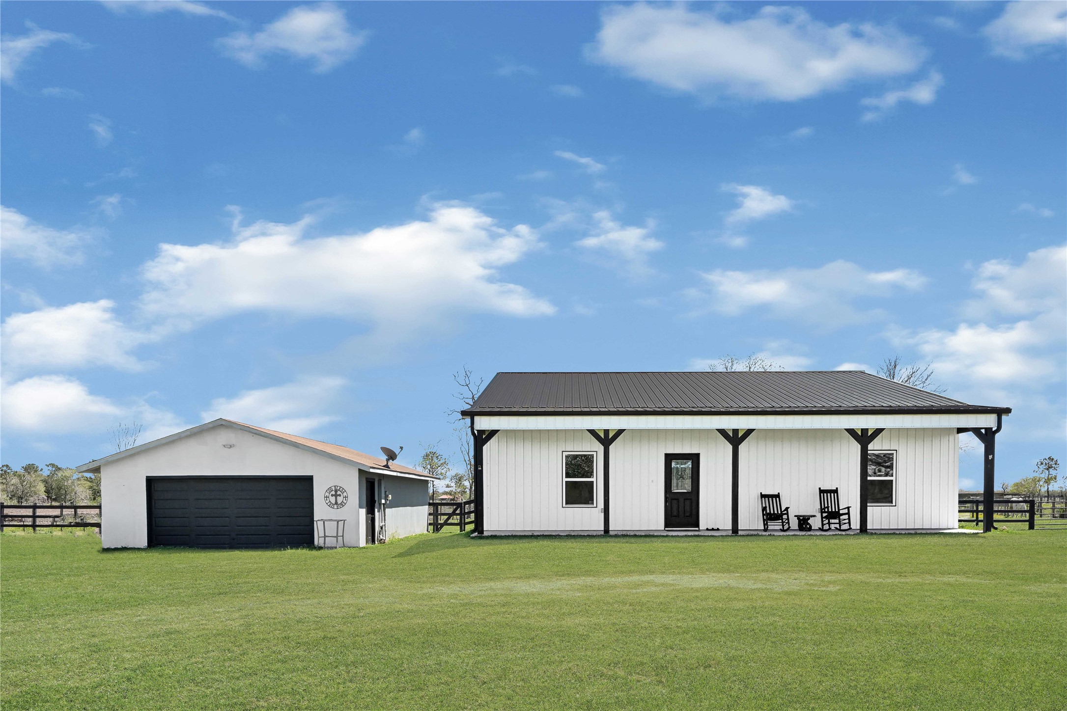 9811 County Road 171 Property Photo