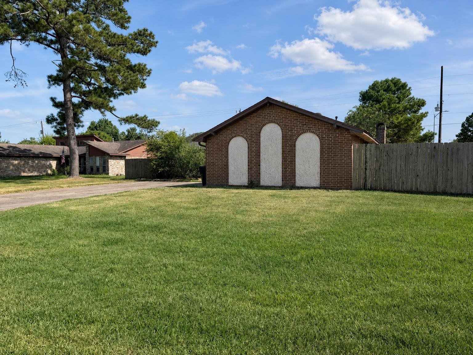 1747 Burning Tree Road Property Photo 3